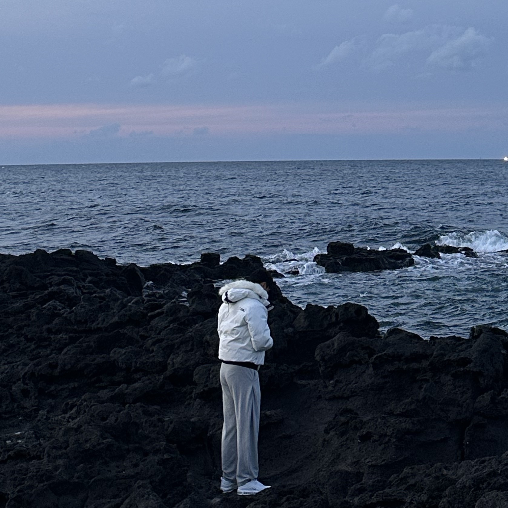 Nike Air Max 97 Triple White Wolf Grey, National Geographic Taruga Fur Trim Hood Goose Down Jumper Sugar Swizzle Ivory 착용 스타일