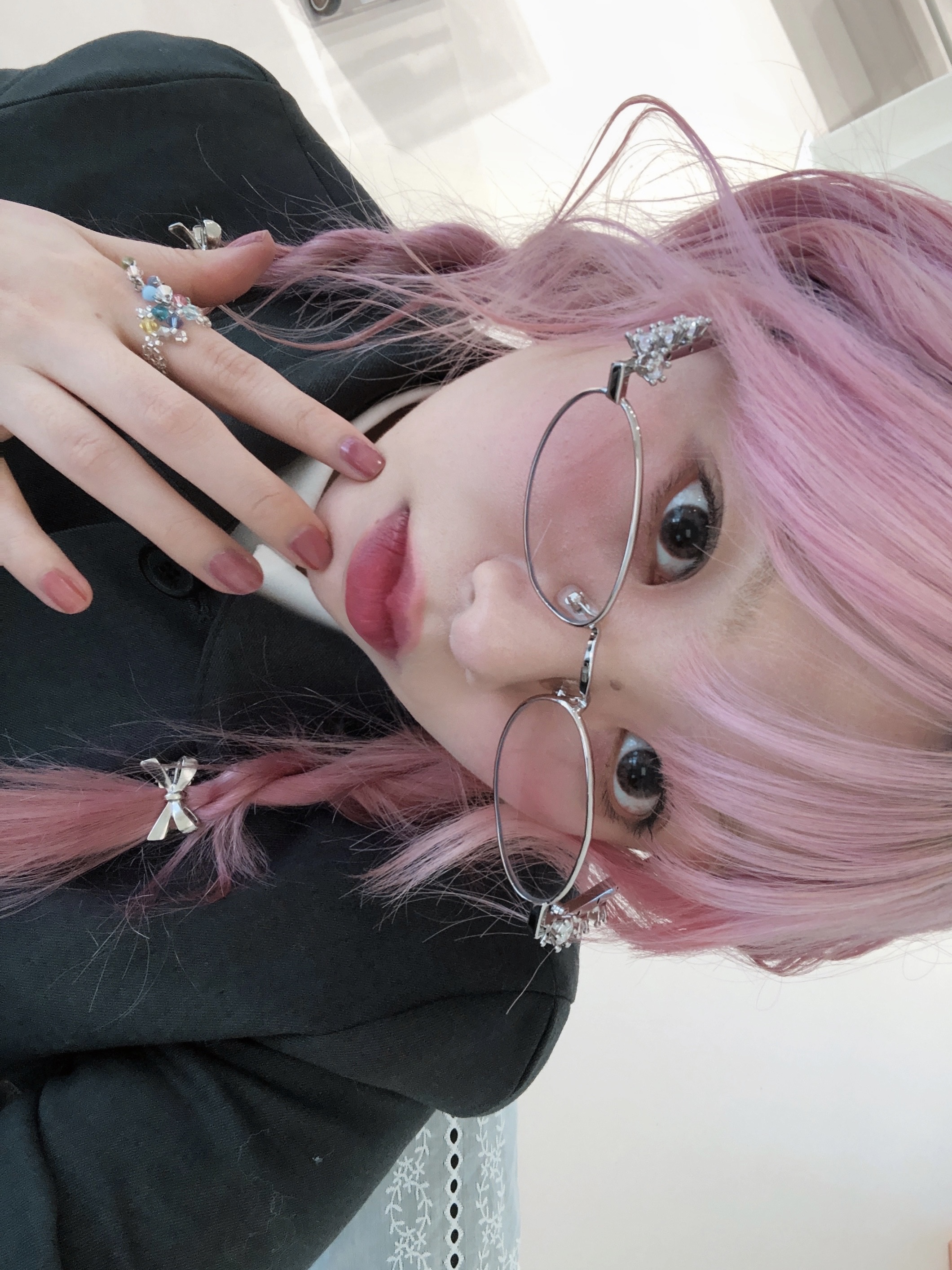 Gentle Monster x D'heygere Pierced 02 Silver 착용 스타일
