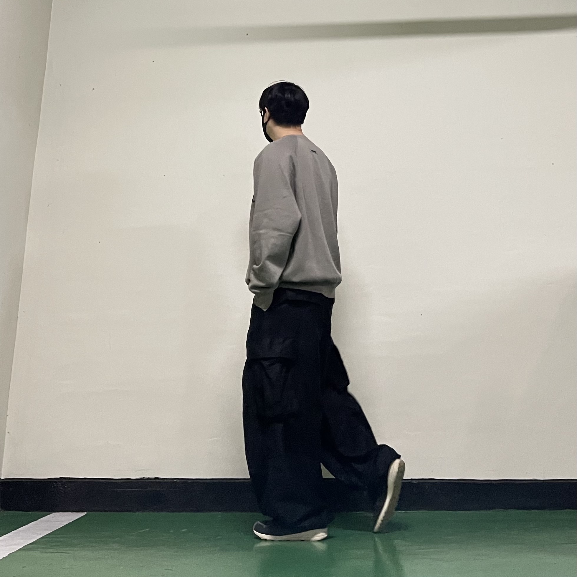 Nike x Fear of God Air Skylon 2 Black Sail, Essentials 3D Silicon Applique Crewneck Cement - 20FW 착용 스타일 - 2