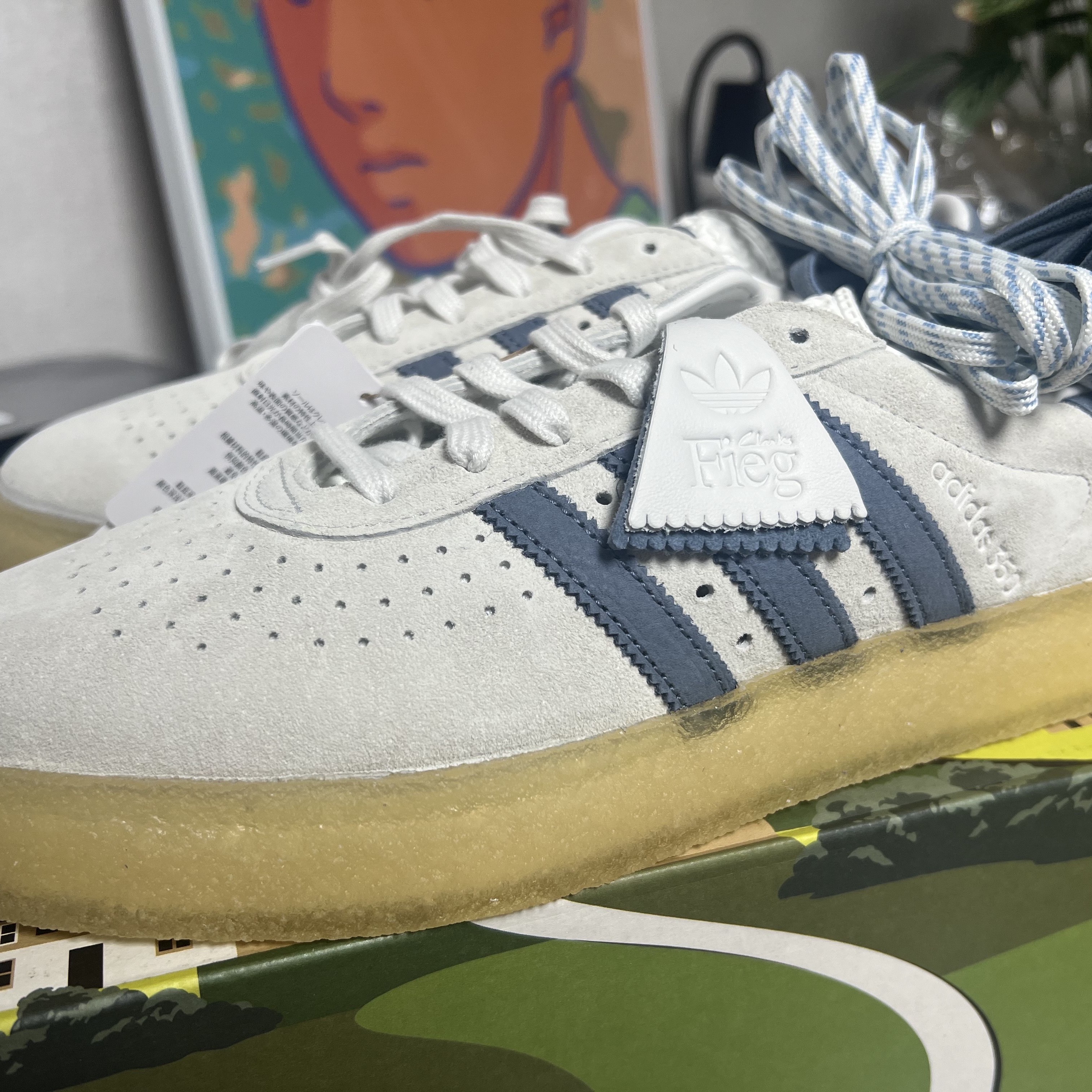 Adidas x Clarks x Kith Ronnie Fieg 8th Street AS350 Elevation Cream Blue 착용 스타일 - 2