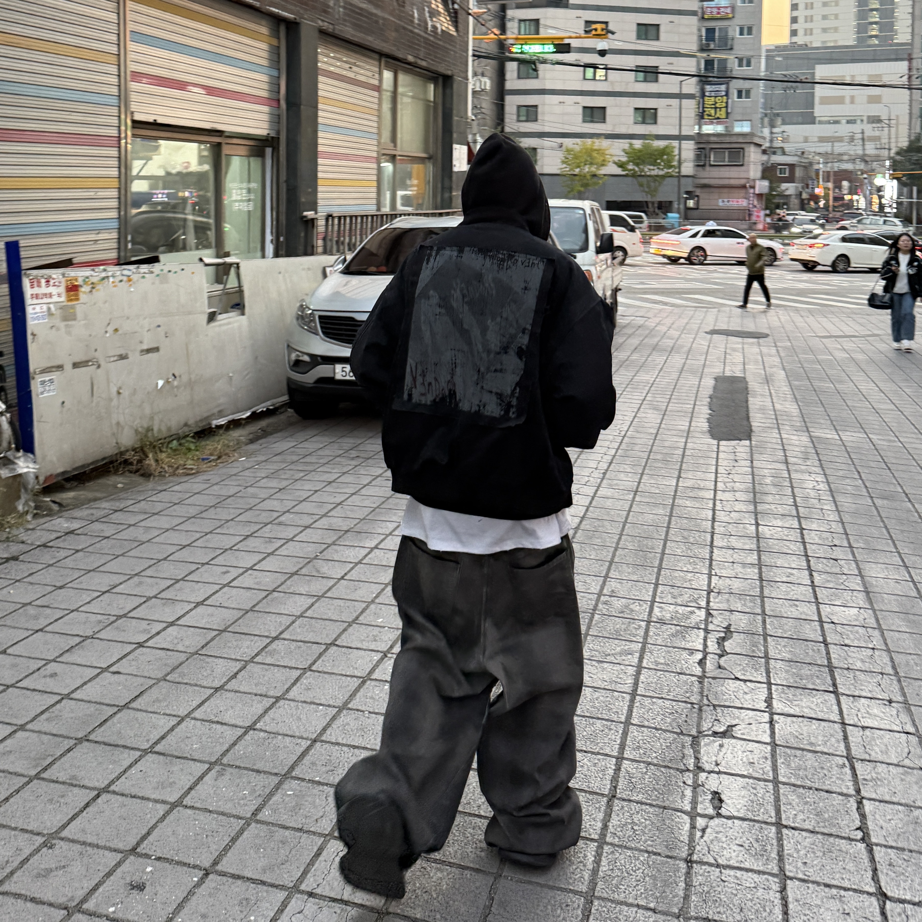 VENDORS Full DU$K Wide Baggy Pants Gray, Balenciaga 3XL Sneakers Black White 착용 스타일 - 3