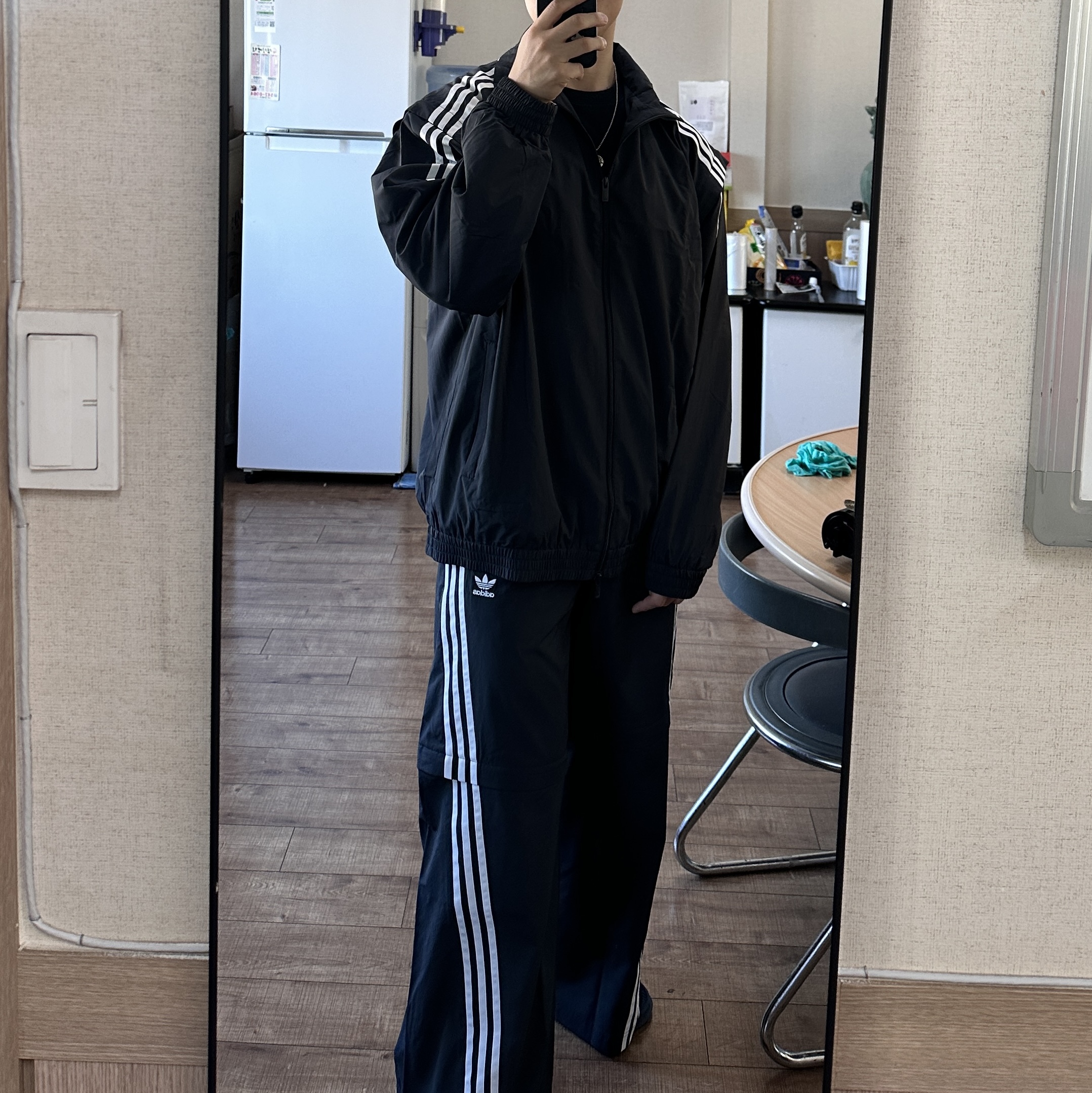 (W) Adidas Adilenium Season 2 Oversized Zip Track Top Gender Neutral Black - KR Sizing, (W) Adidas Adilenium Season 2 Oversized Zip Off Track Pants Gender Neutral Black - KR Sizing 착용 스타일