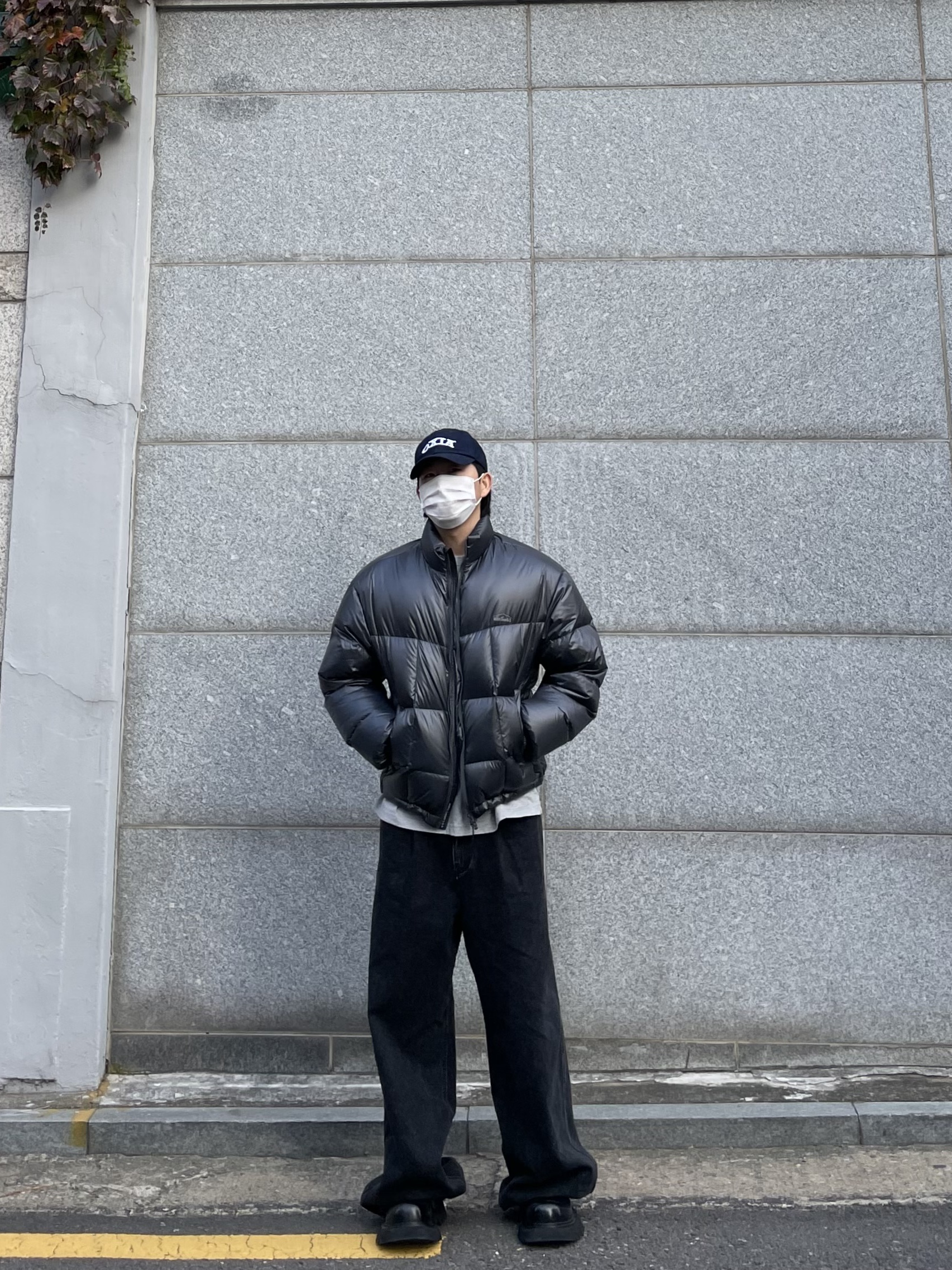 Wildthings Mountain Field Down Puffer Graphite 착용 스타일 - 5