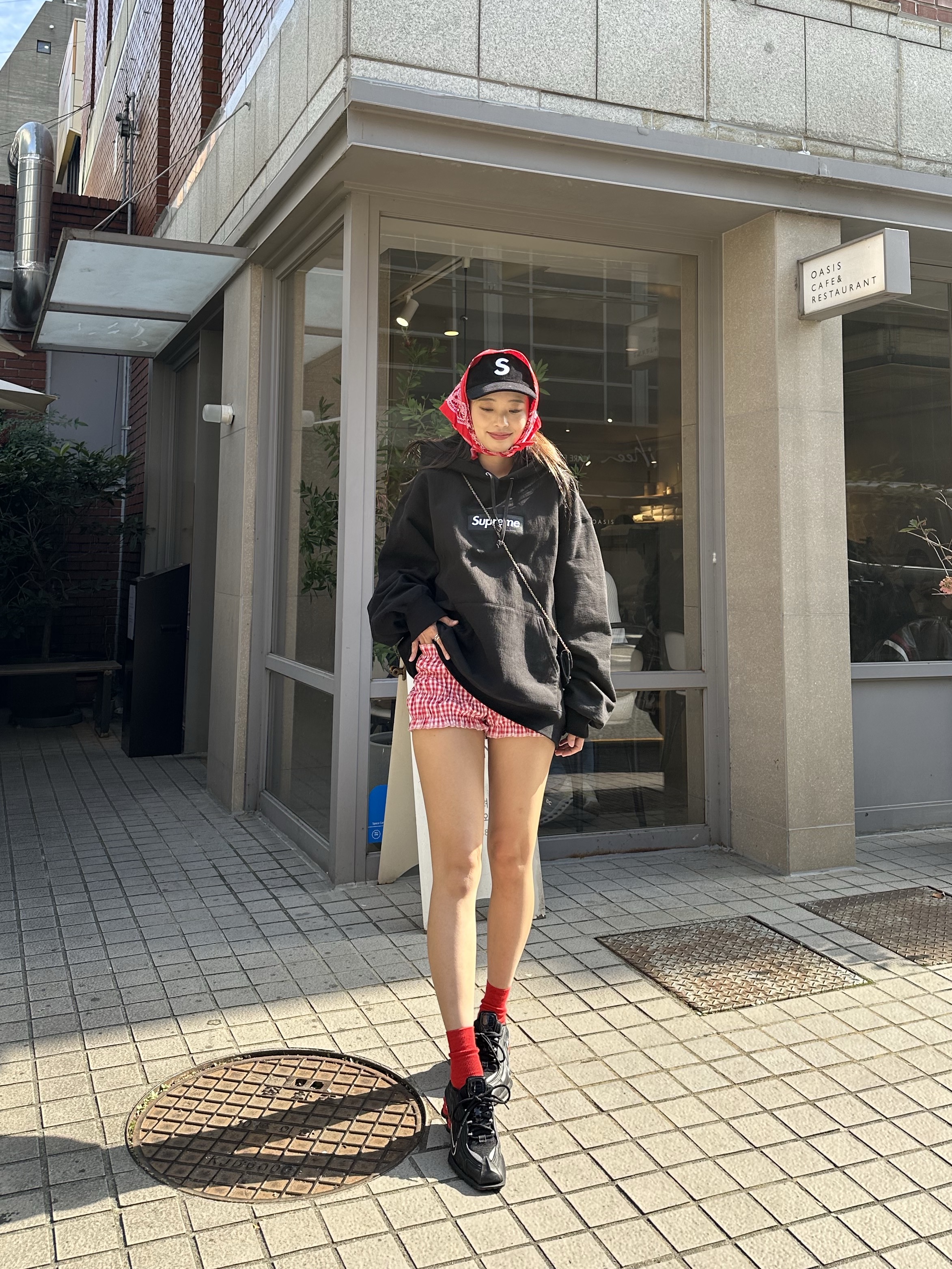 Nike x Martine Rose Shox MR4 Black, Supreme Box Logo Hooded Sweatshirt Black - 23FW 착용 스타일 - 8