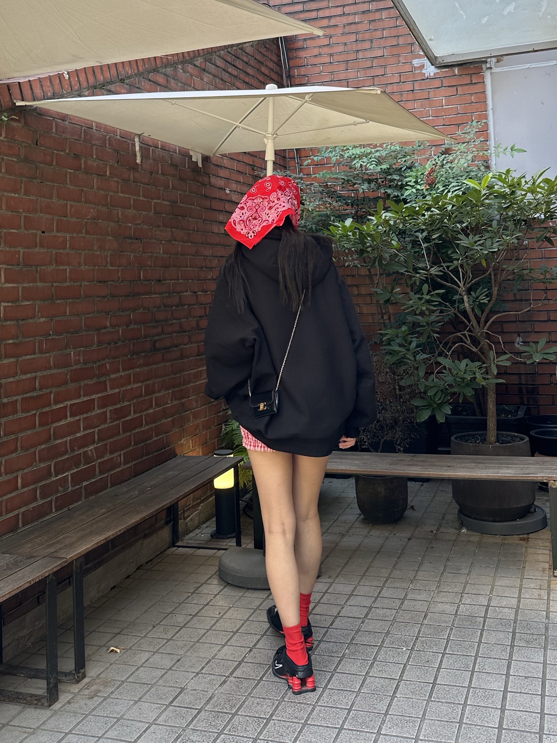 Nike x Martine Rose Shox MR4 Black, Supreme Box Logo Hooded Sweatshirt Black - 23FW 착용 스타일 - 9