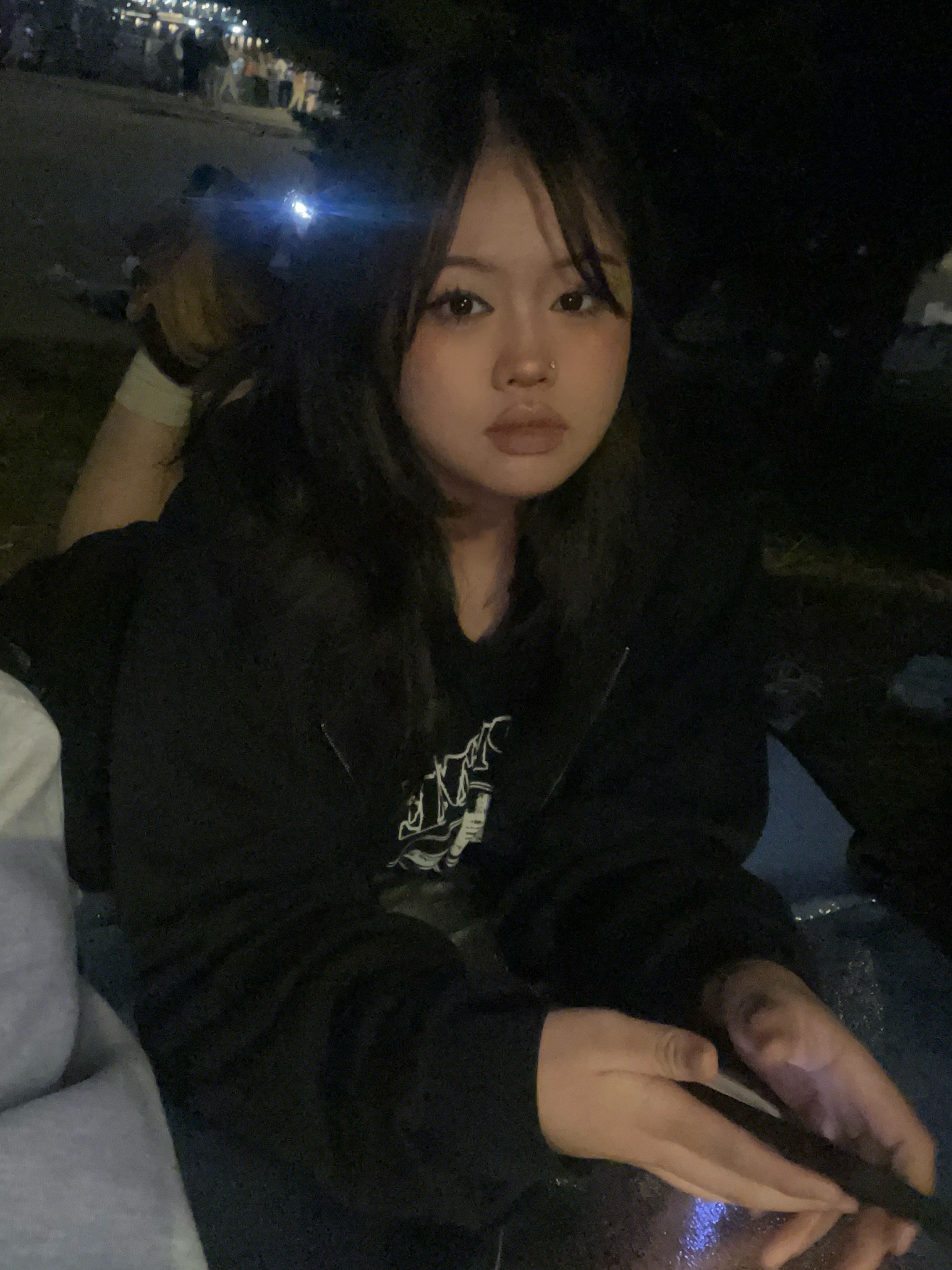 Yeezy YZY Zip-Up Hoodie Black, Supreme x Corteiz Rules The World T-Shirt Black - 23FW 착용 스타일 - 1