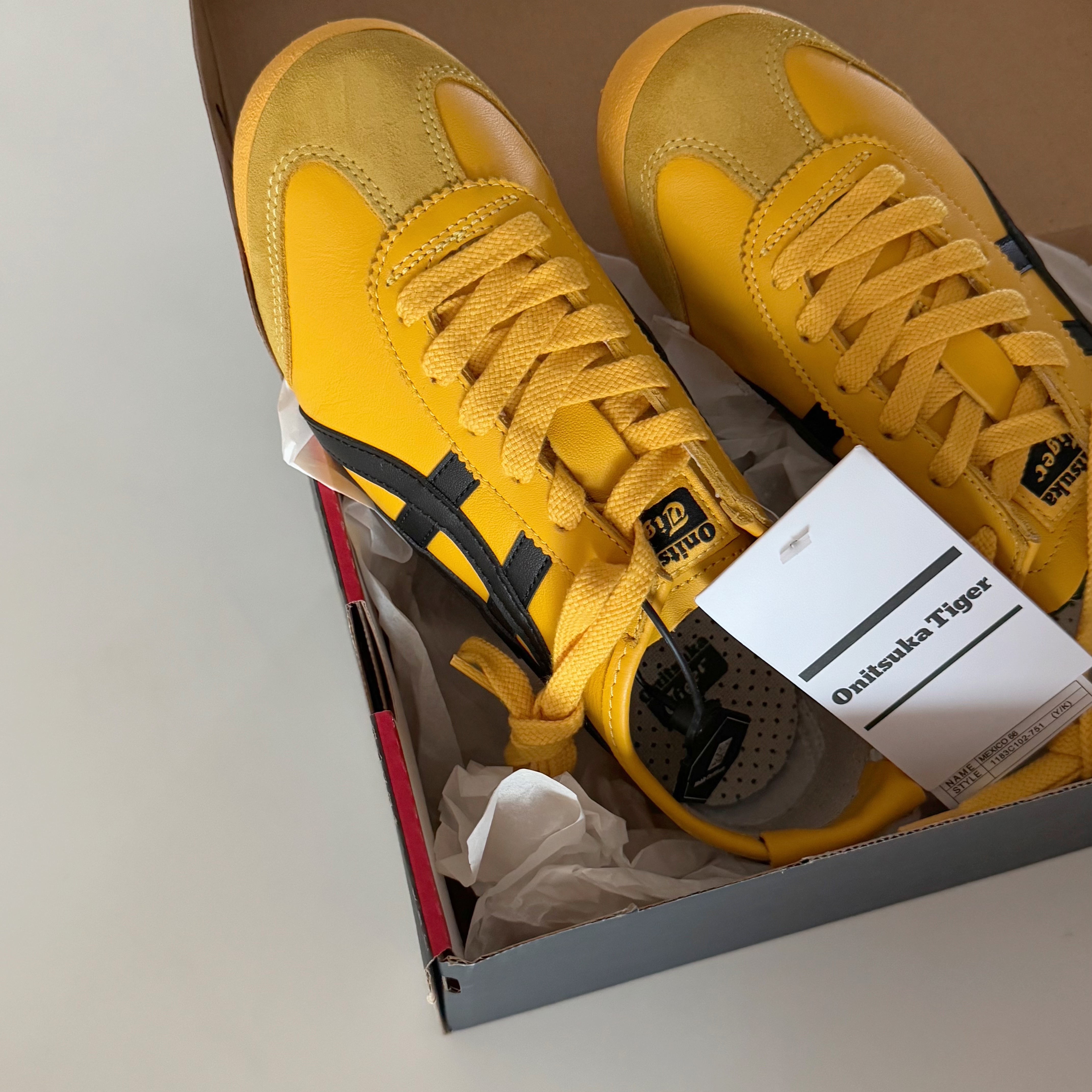 Onitsuka Tiger Mexico 66 Yellow Black 착용 스타일