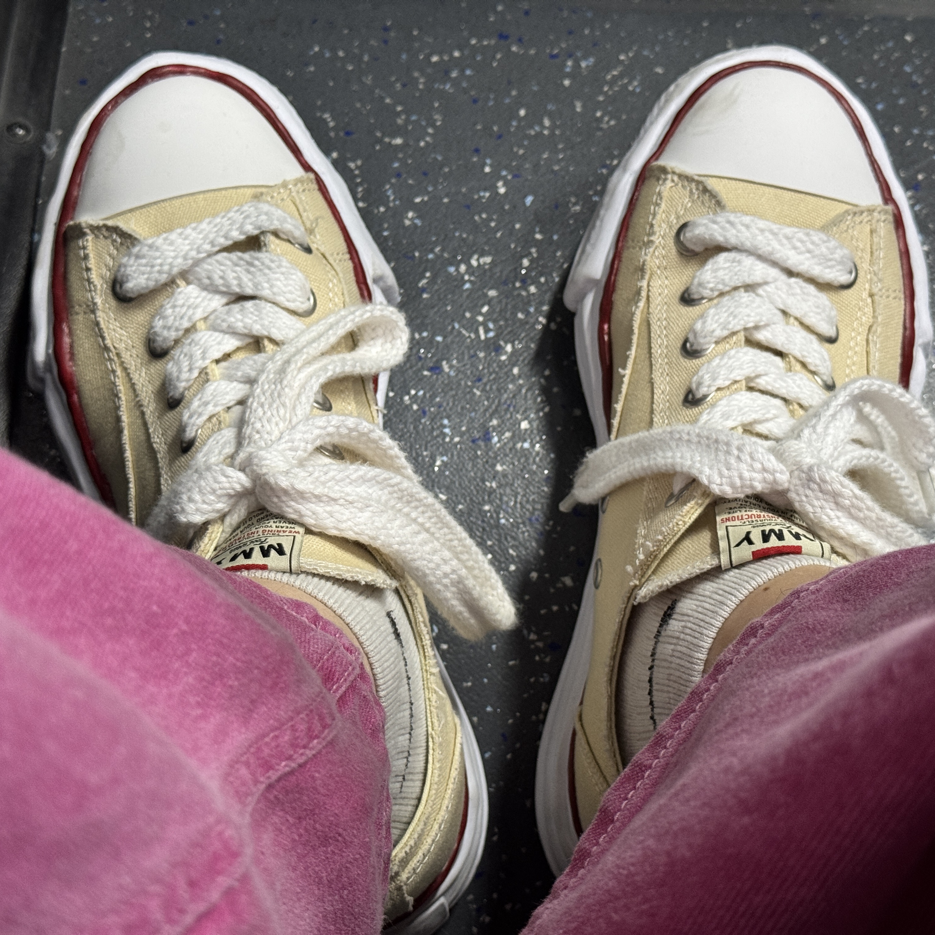 Maison Mihara Yasuhiro Peterson OG Sole Canvas Low-top Sneakers Natural 착용 스타일