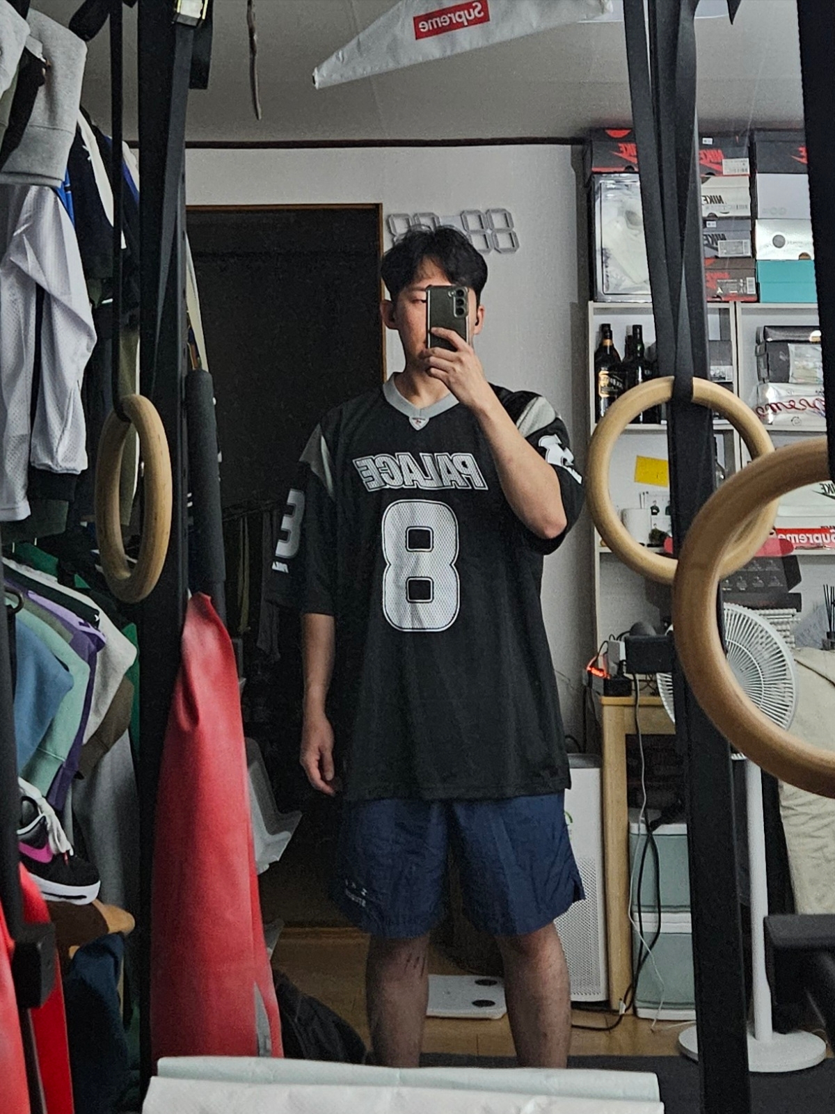 Palace Mesh Team Jersey Black - 24SS, IAB Studio Woven Shorts Navy - The Hyundai Seoul Exclusive 착용 스타일