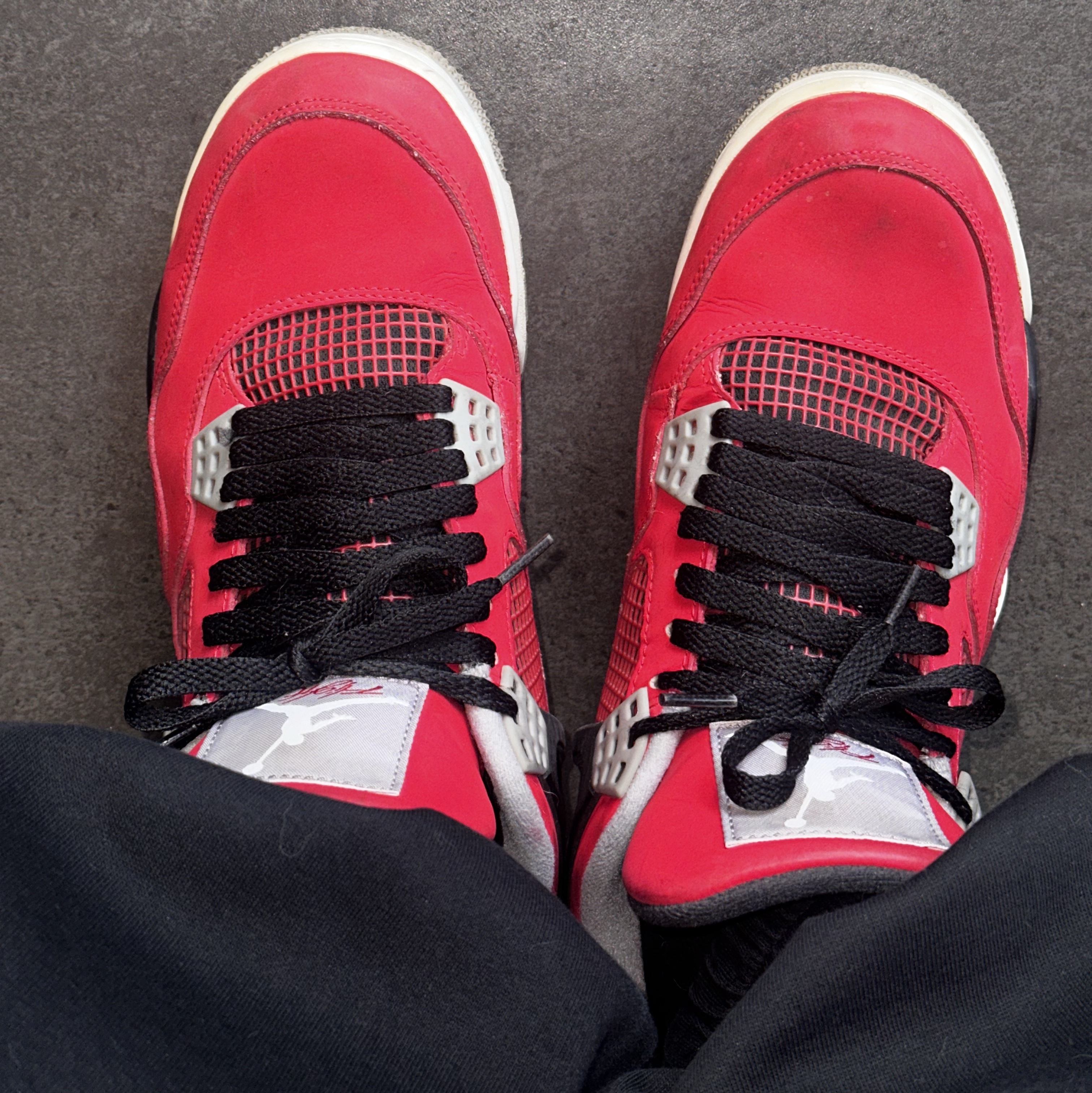 Jordan 4 Retro Toro Bravo 착용 스타일