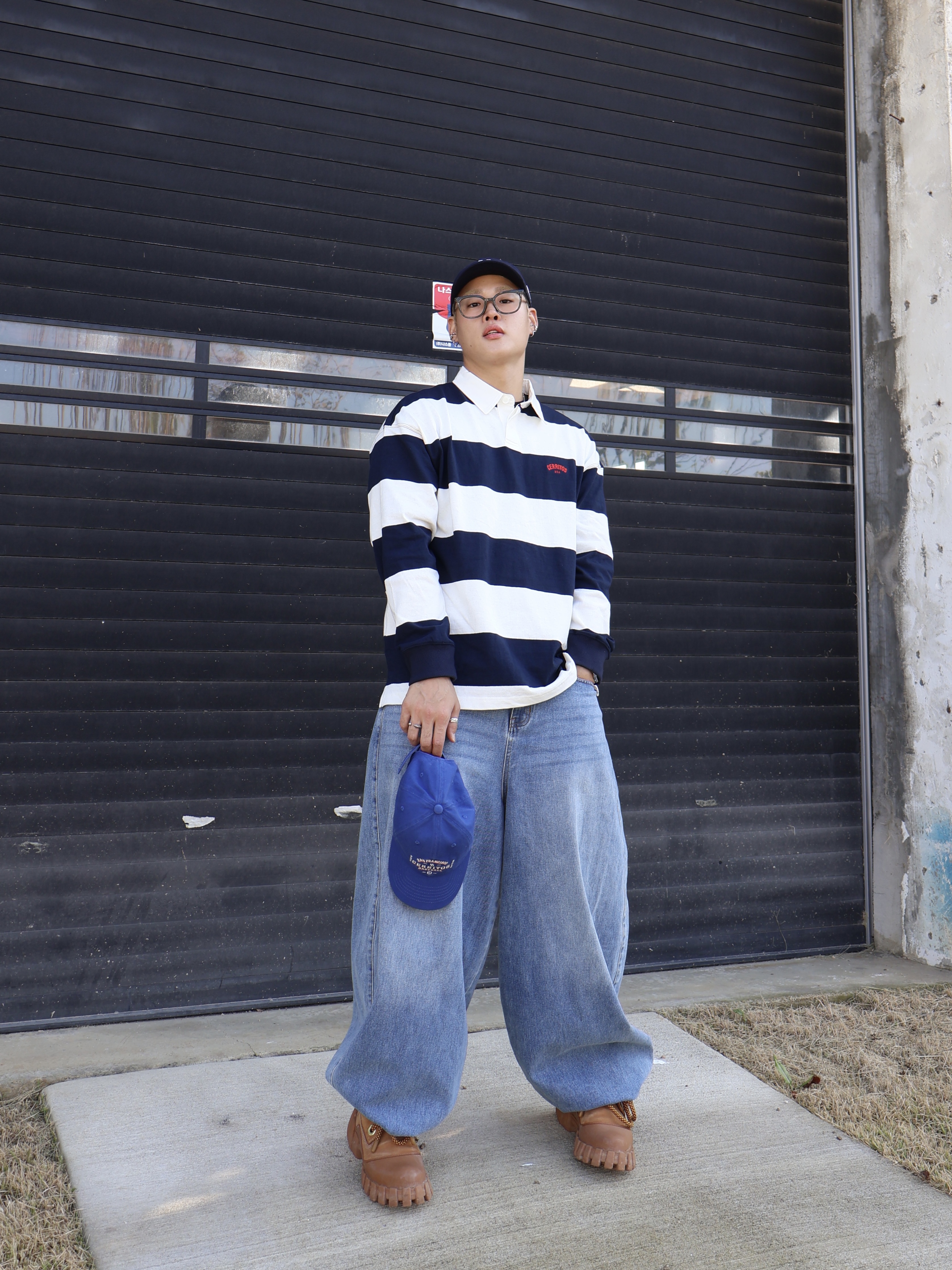 Hotel Cerritos HC SFC Ball Cap DeepBlue, Hotel Cerritos Stripe Rugby Long Sleeve T-Shirt White 착용 스타일 - 1