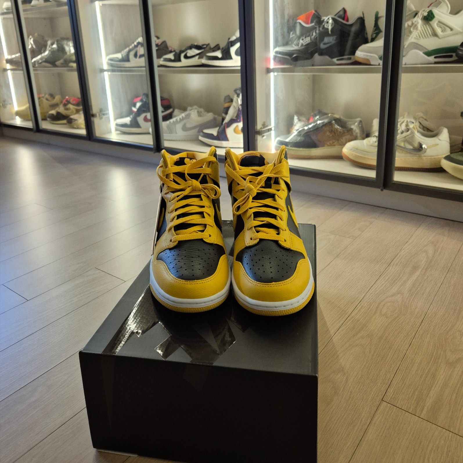 Nike Wu-Tang Clan Dunk High Black and Pollen 착용 스타일 - 2