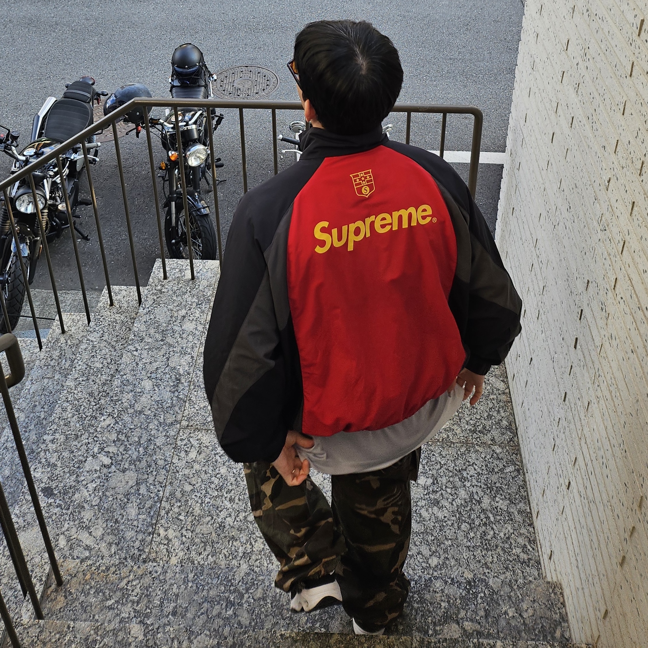 Supreme S Logo Track Jacket Black - 24FW, Nike x Comme des Garcons Homme Plus Air Max Sunder SP White Black 착용 스타일