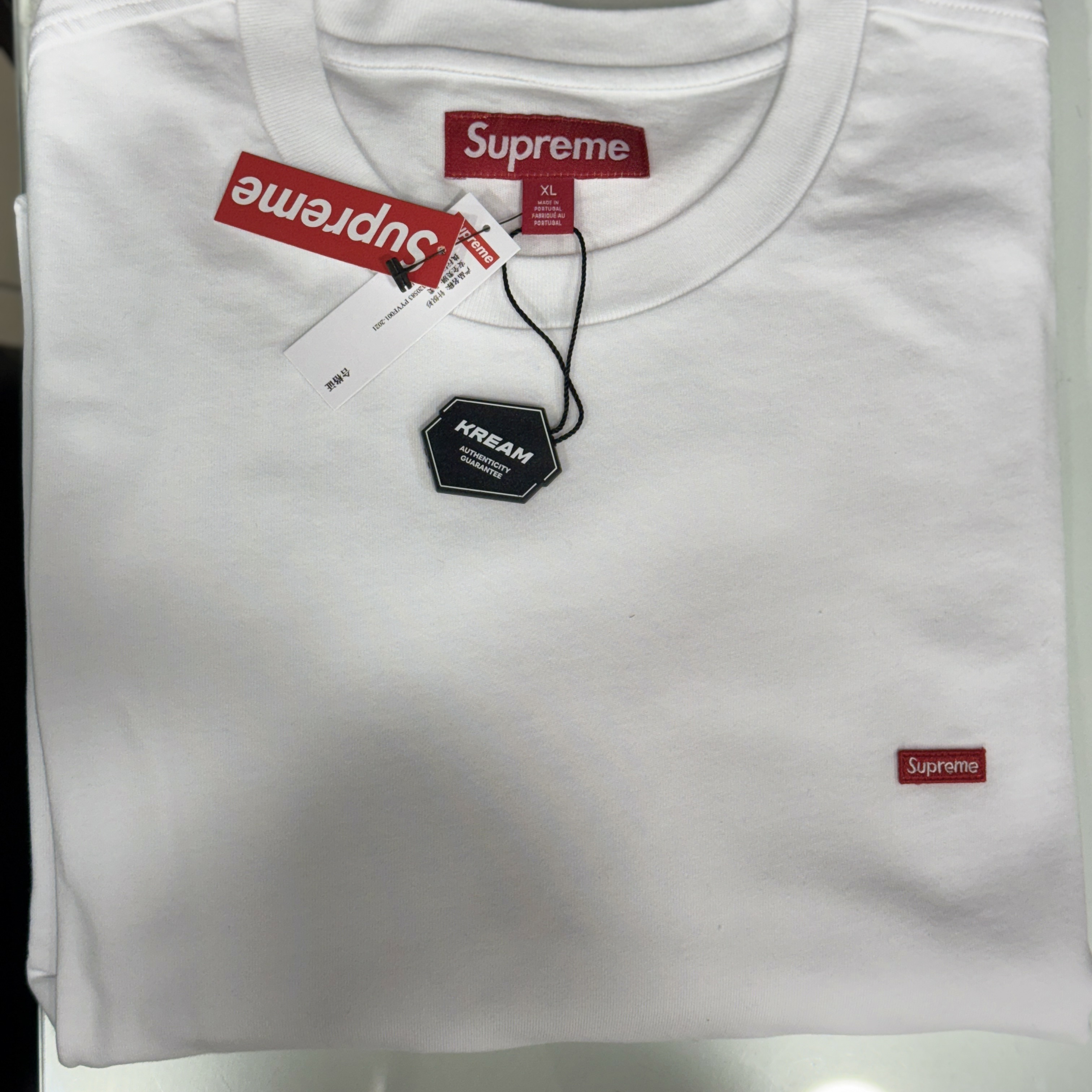 Supreme Small Box L/S T-Shirt White - 24FW 착용 스타일