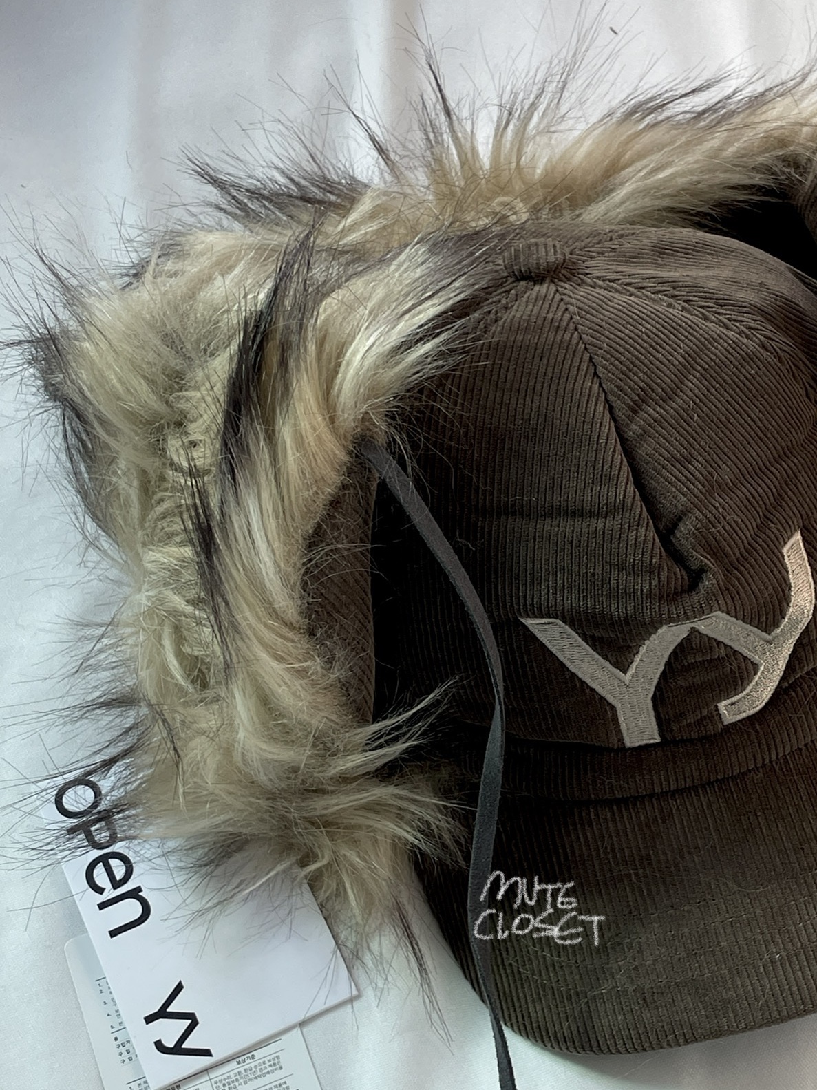 Open Yy Faux Fur Corduroy Earflap Cap Khaki 착용 스타일 - 1