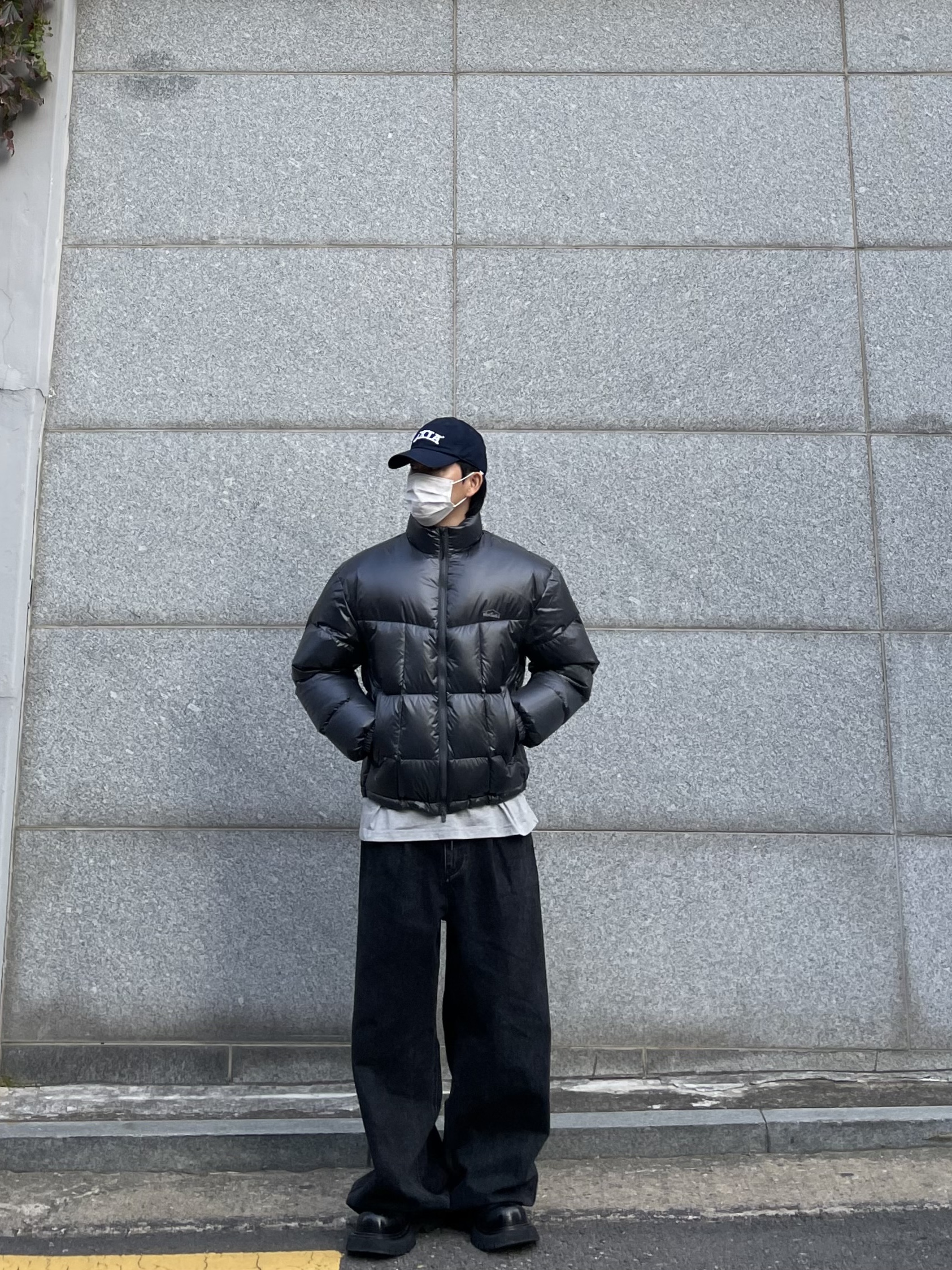 Wildthings Mountain Field Down Puffer Graphite 착용 스타일 - 2