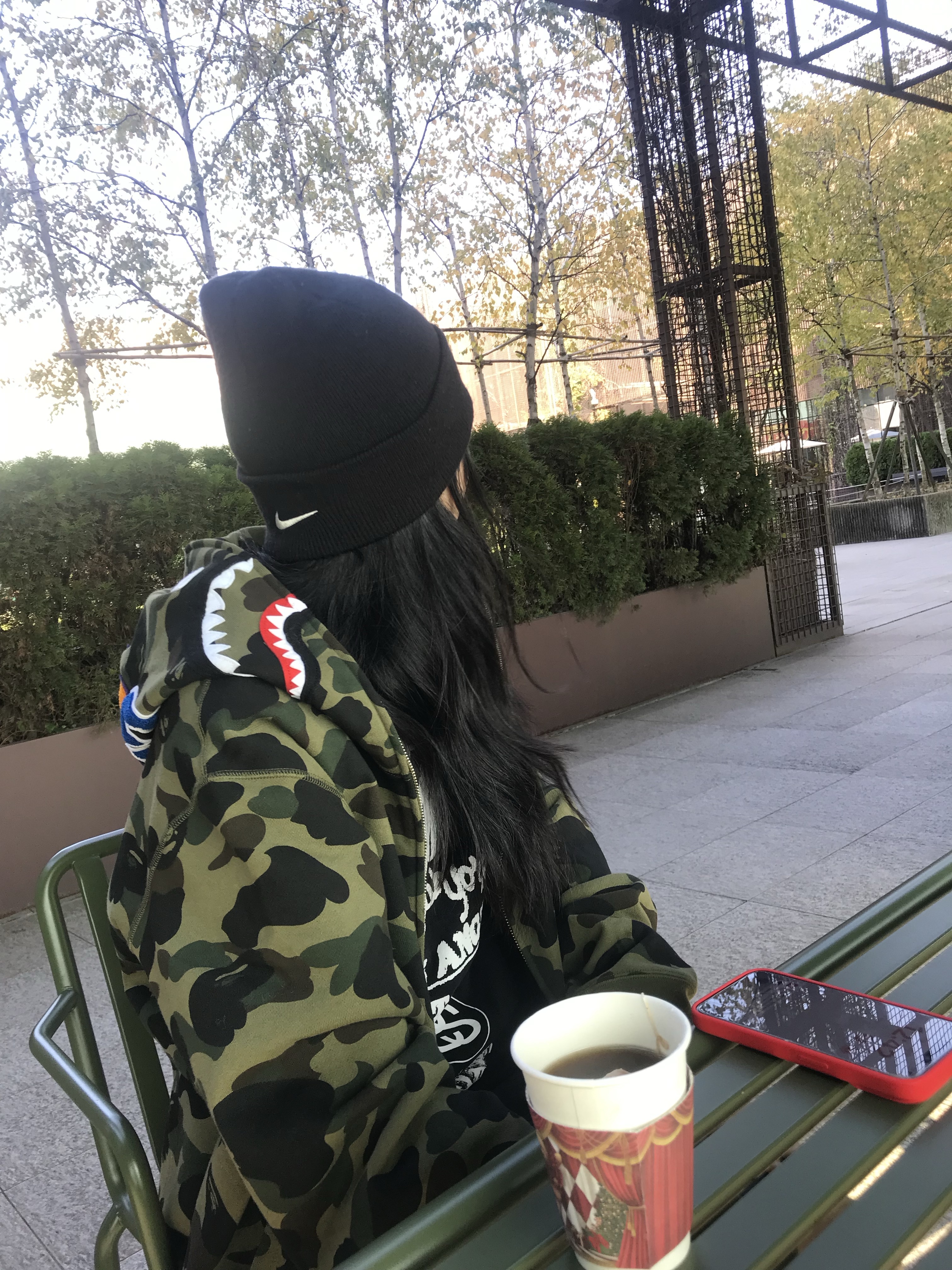 Stussy Tour T-Shirt Black, BAPE 1st Camo Shark Full Zip Hoodie Army Green 착용 스타일