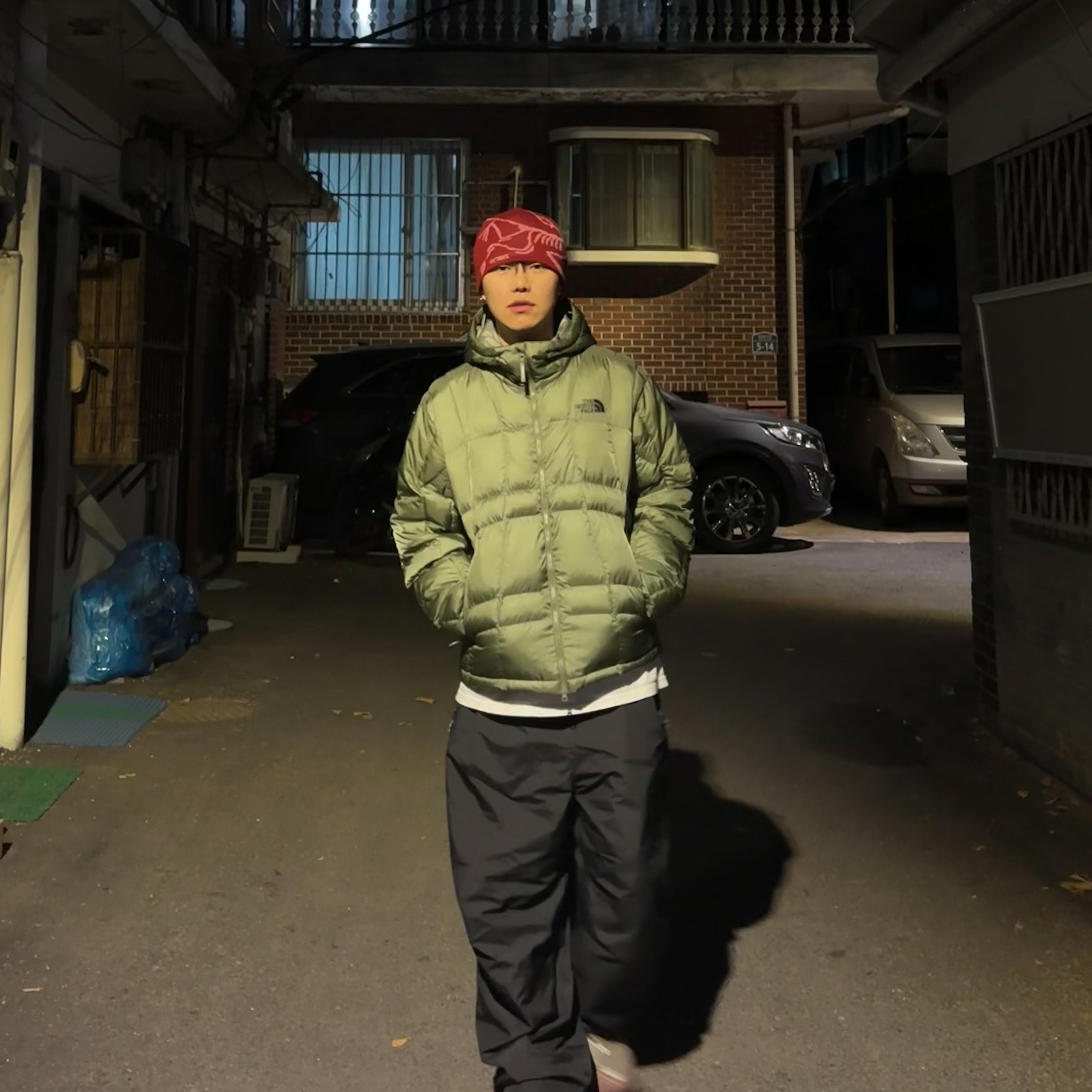 The North Face White Label Wave LT On Ball Jacket Khaki, Arc'teryx Bird Head Toque Bordeaux 착용 스타일