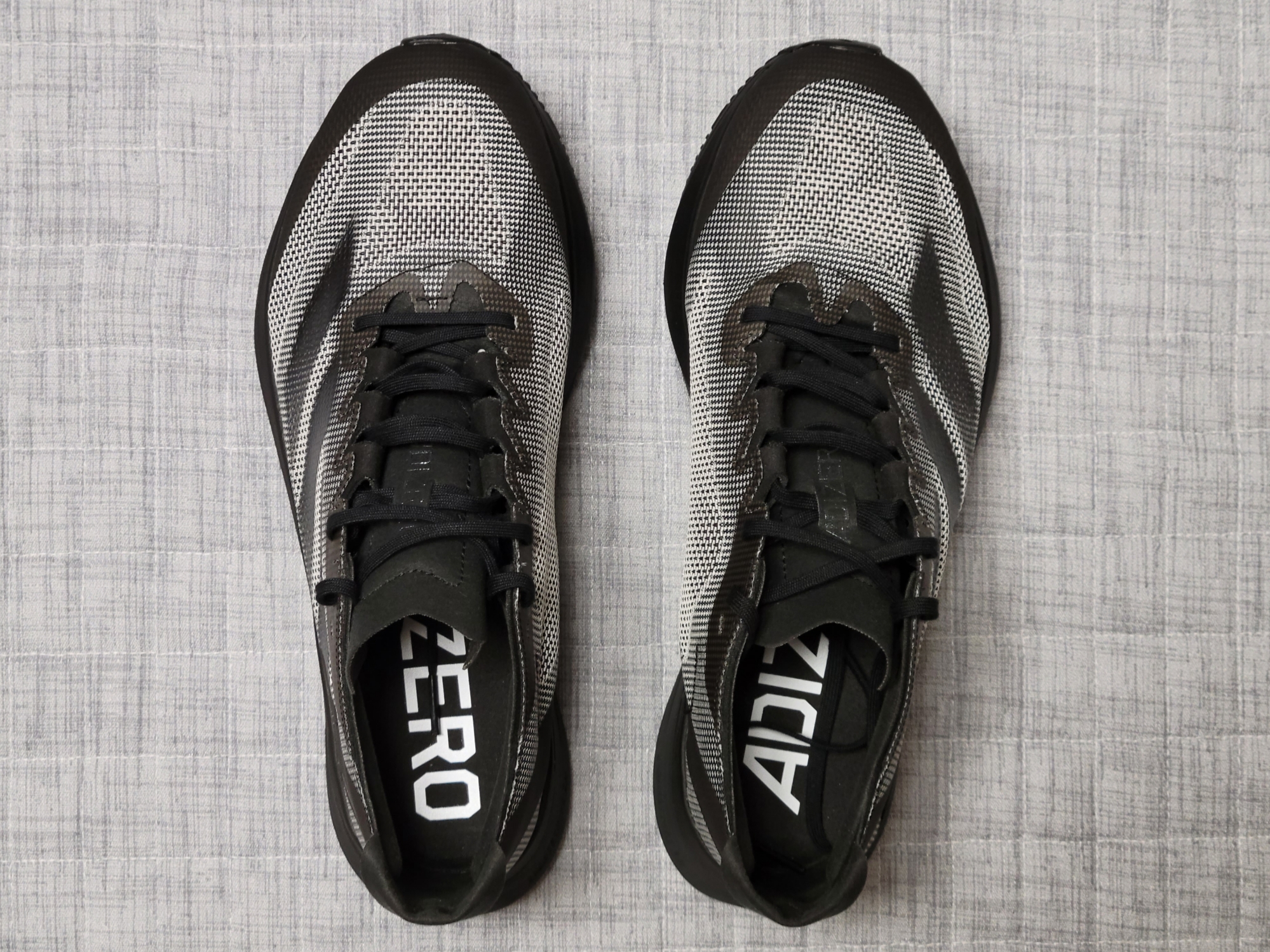 Adidas Adizero Boston 12 Core Black Carbon 착용 스타일 - 4
