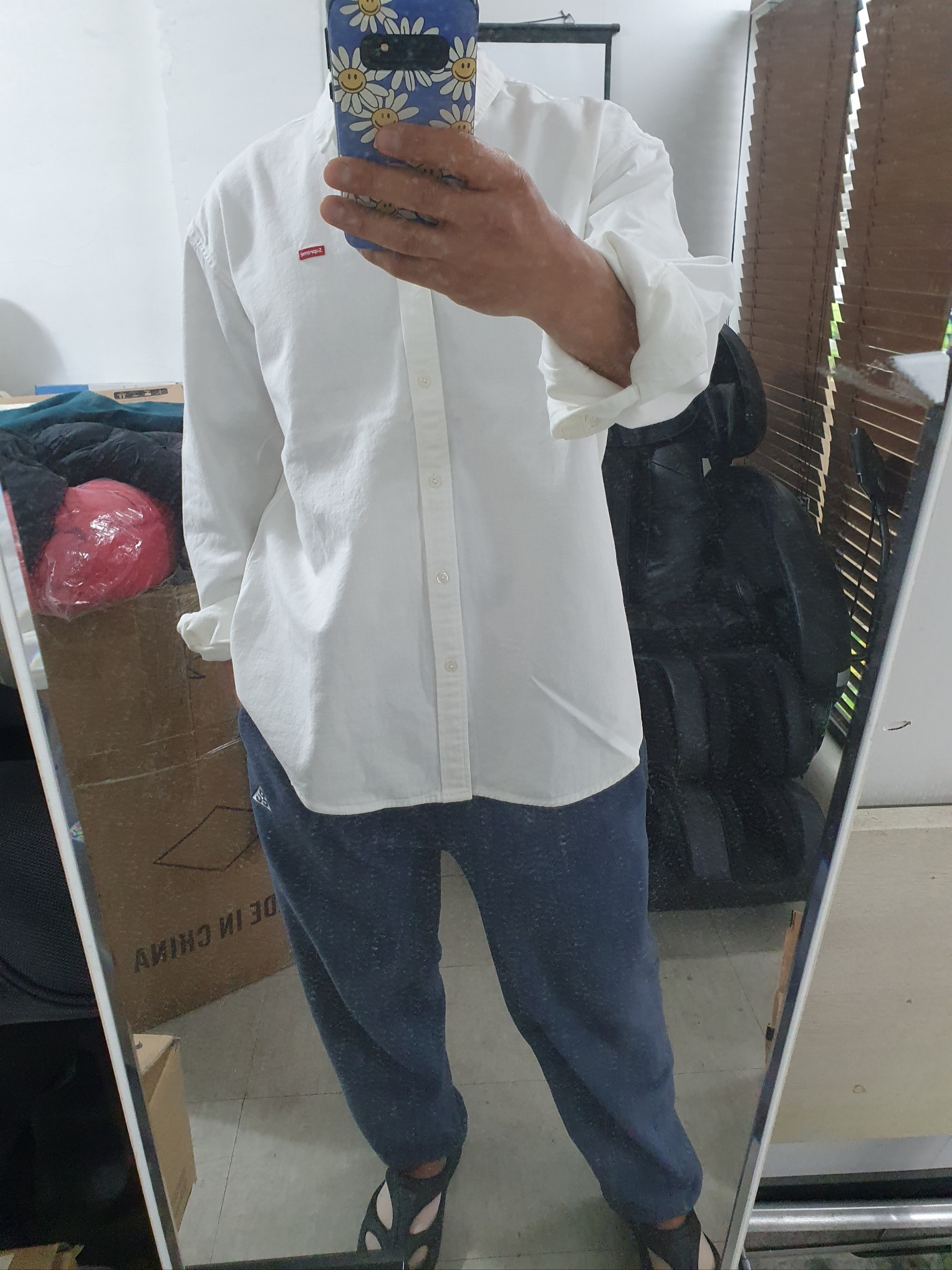 Supreme Small Box Shirt White Denim - 24FW 착용 스타일