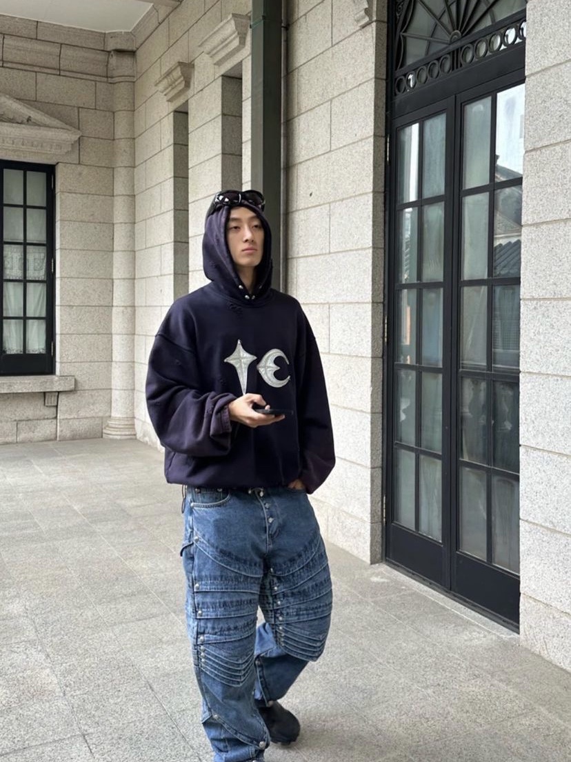 Thug Club Rock Hoodie Navy, Thug Club Rock Hoodie Desert 착용 스타일 - 2