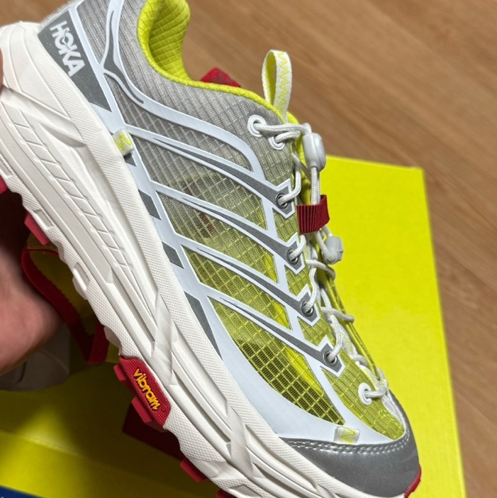 Hoka x Nicole McLaughlin Mafate Three 2 White Neon 착용 스타일