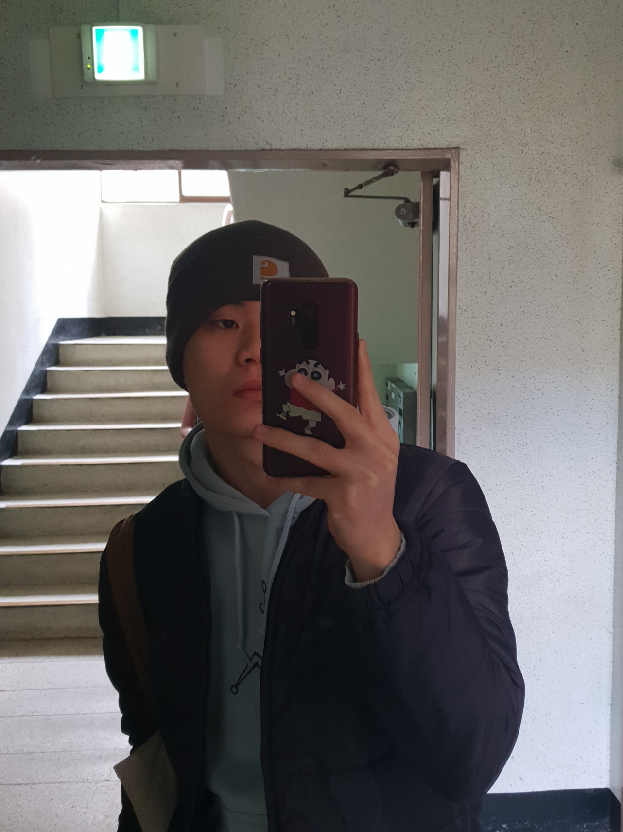 Carhartt Knit Cuffed Beanie Black, Stussy Broken Crown Hood Ash Heather 착용 스타일