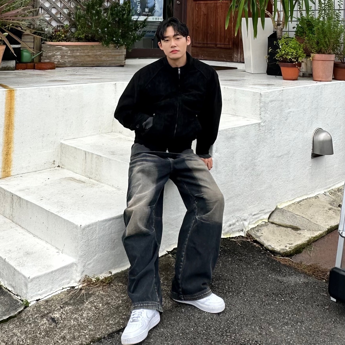BLR Dusk Parachute Wide Denim Pants Blue 착용 스타일