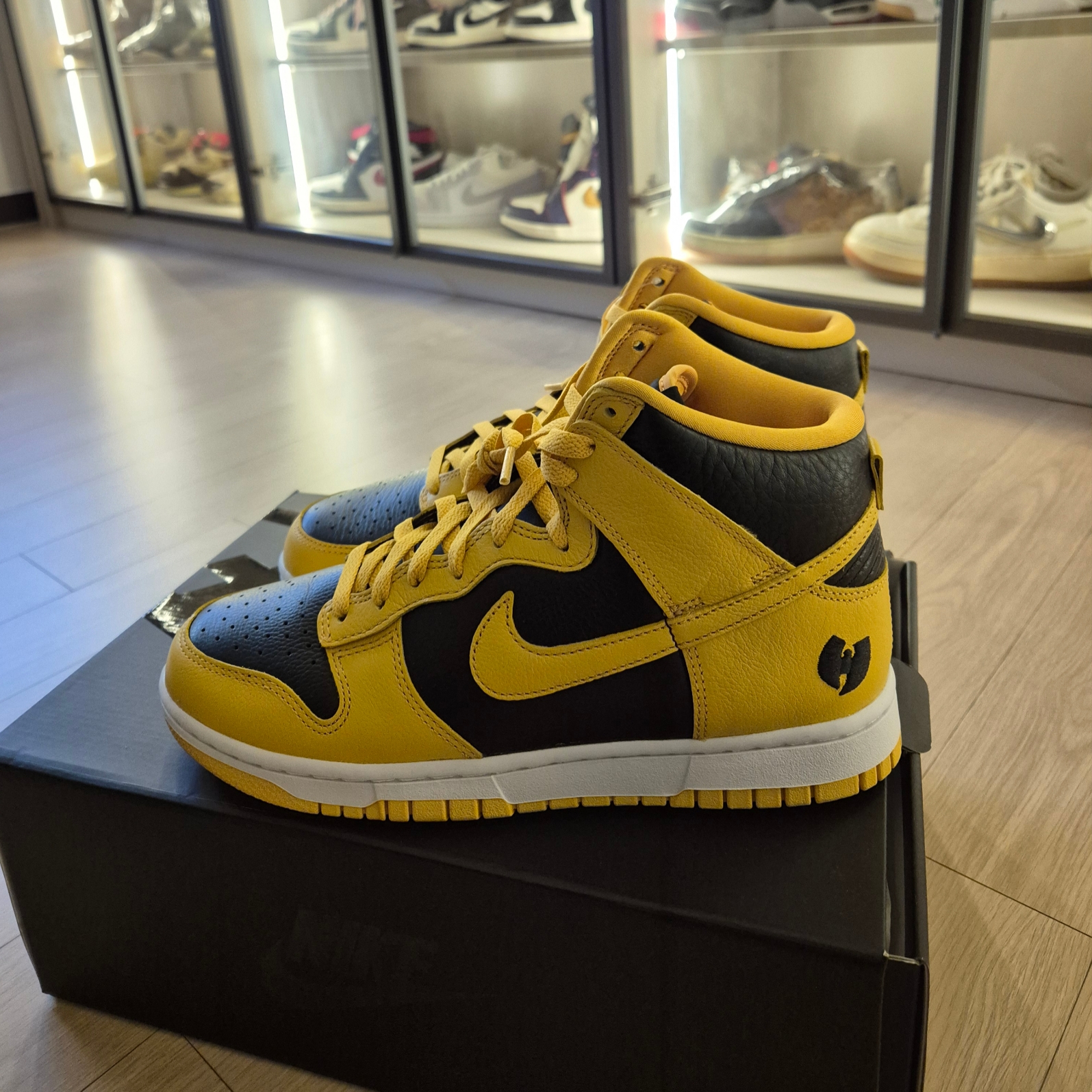 Nike Wu-Tang Clan Dunk High Black and Pollen 착용 스타일 - 3