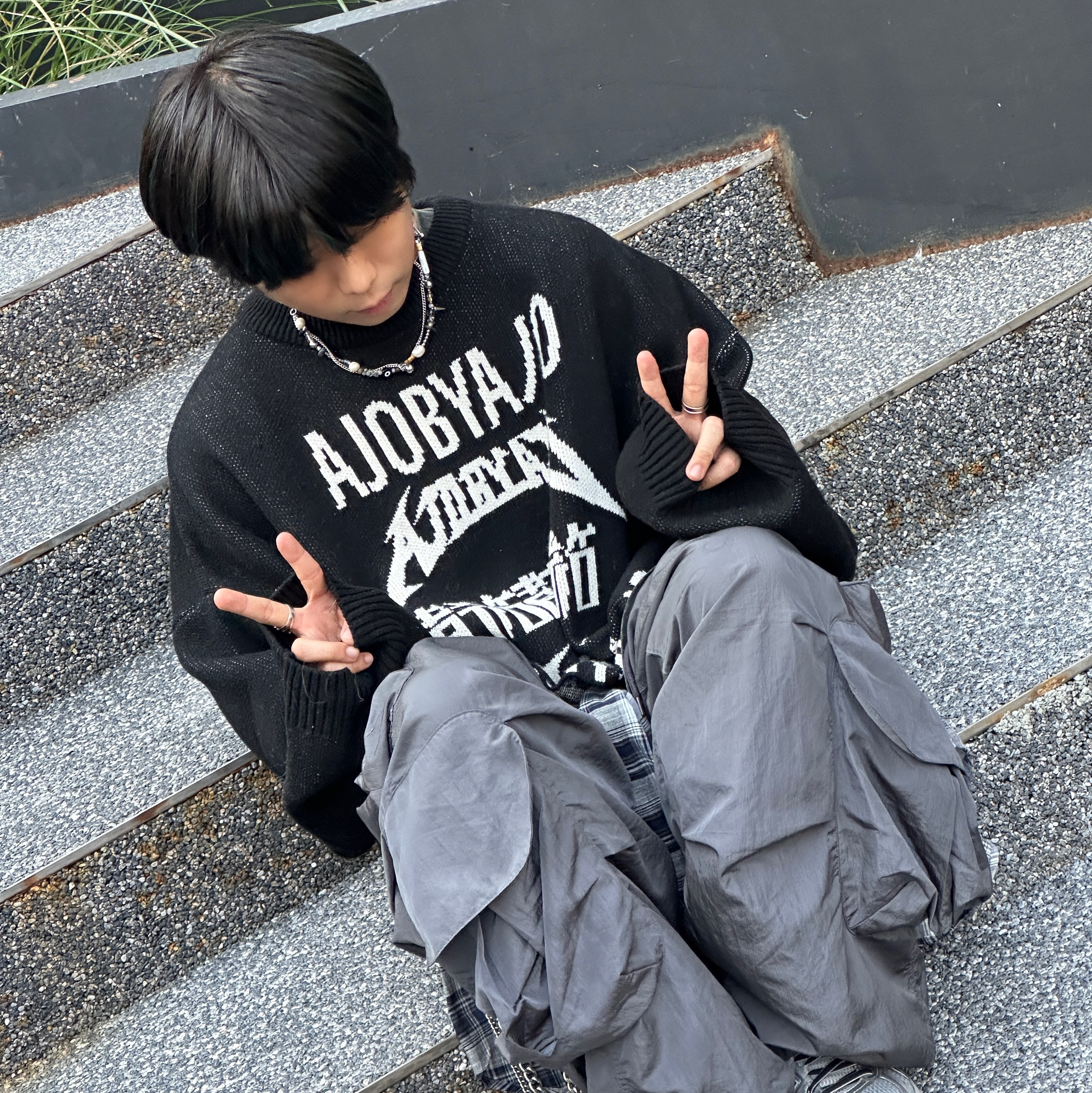 AJOBYAJO PBA Total Logo Cropped Sweater BLACK, Asics Gel-Quantum Kinetic Mid Grey Pure Silver 착용 스타일 - 10