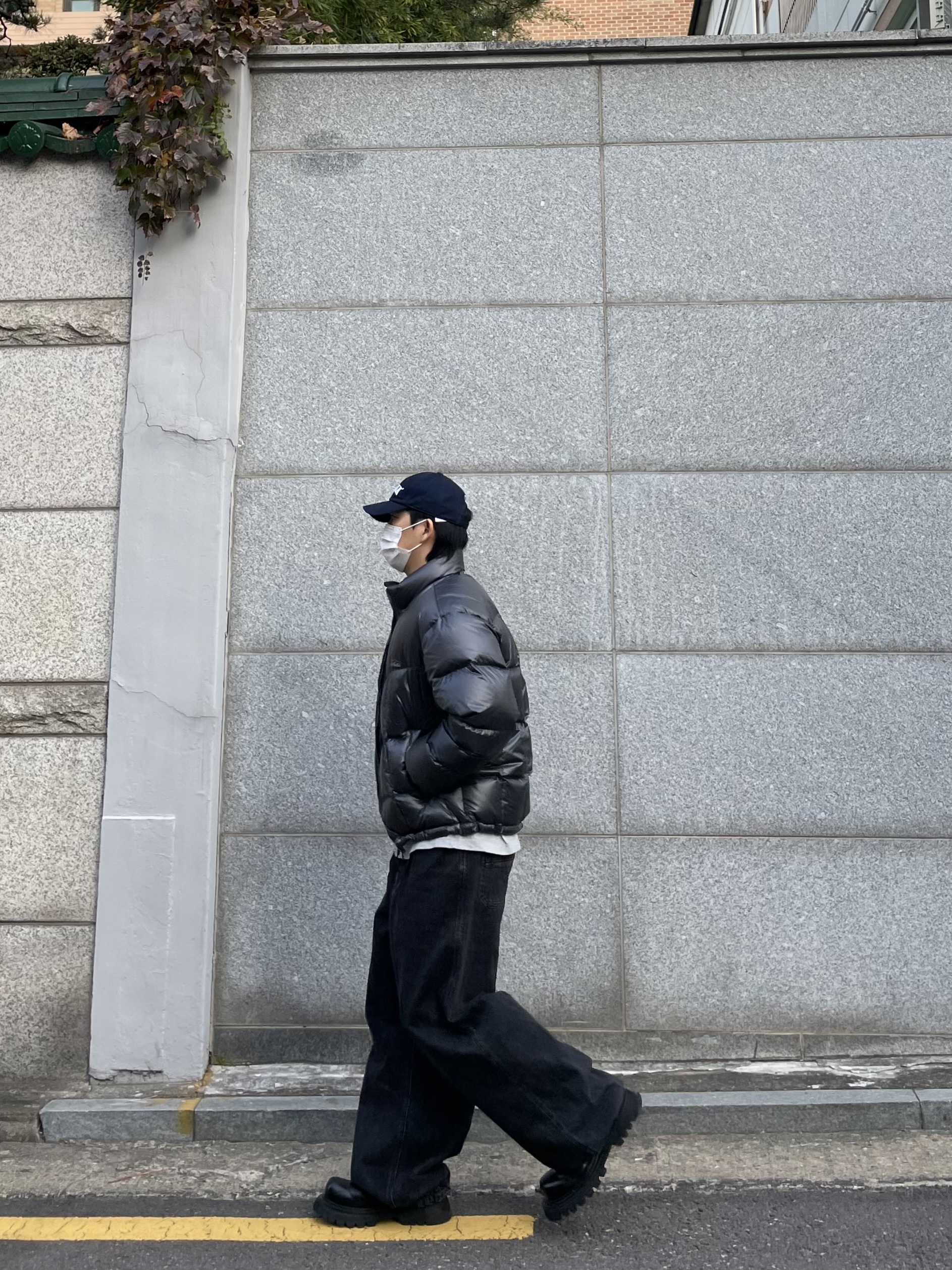 Wildthings Mountain Field Down Puffer Graphite 착용 스타일 - 4