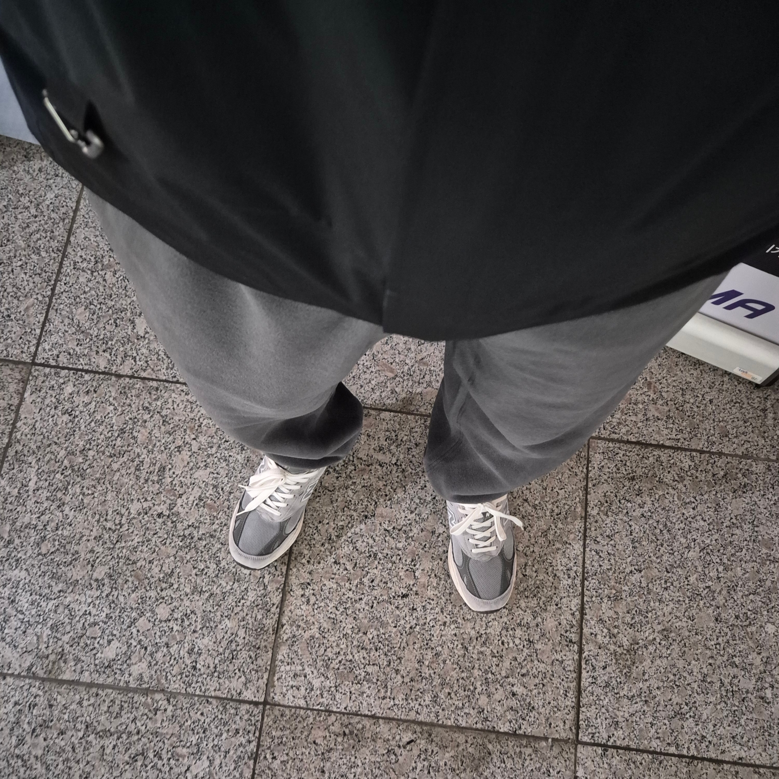 Nike ACG Polartec Wolf Tree Pants Anthracite Black - Asia, New Balance 993 Made in USA Grey - D Standard 착용 스타일