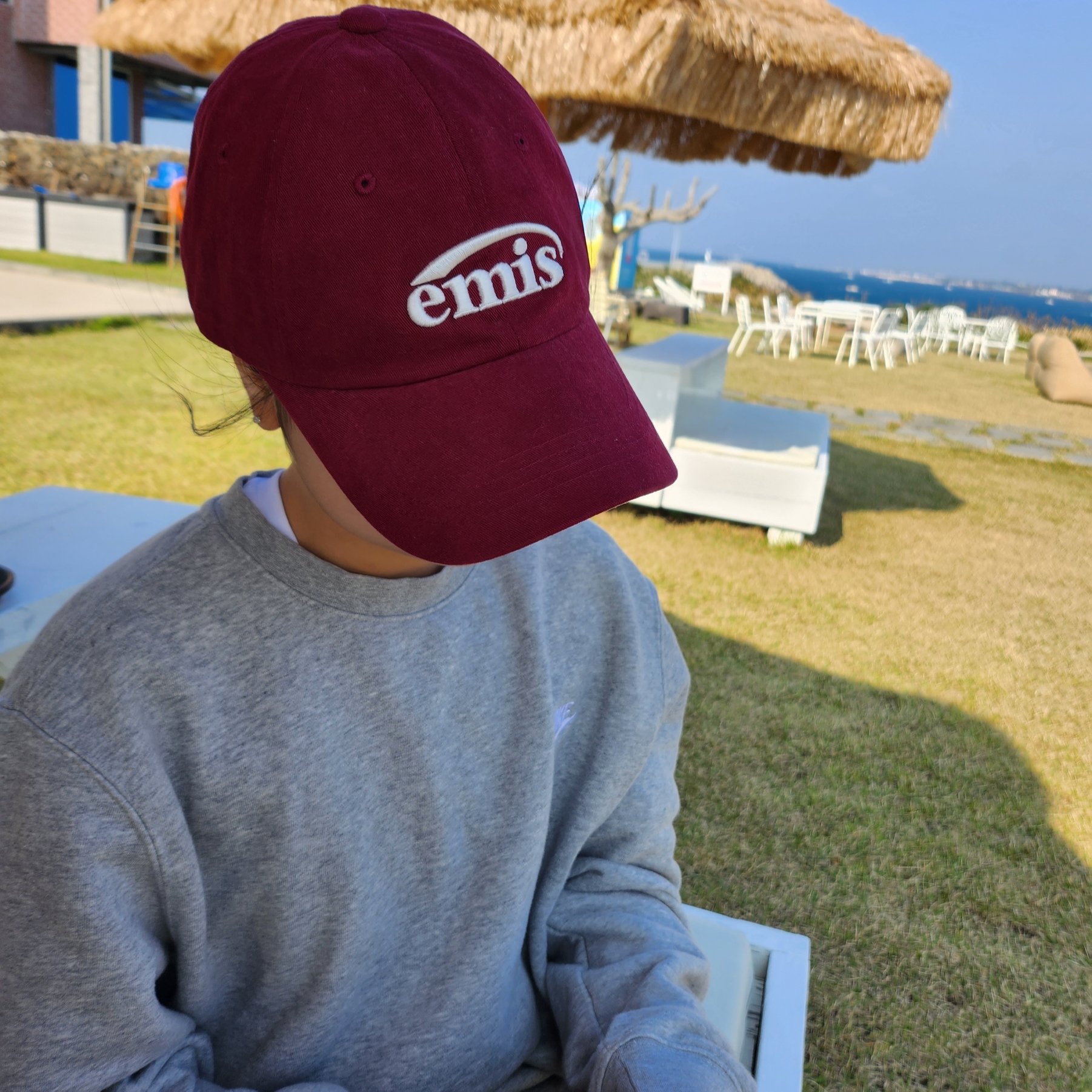 Emis New Logo Emis Cap Burgundy 착용 스타일 - 5