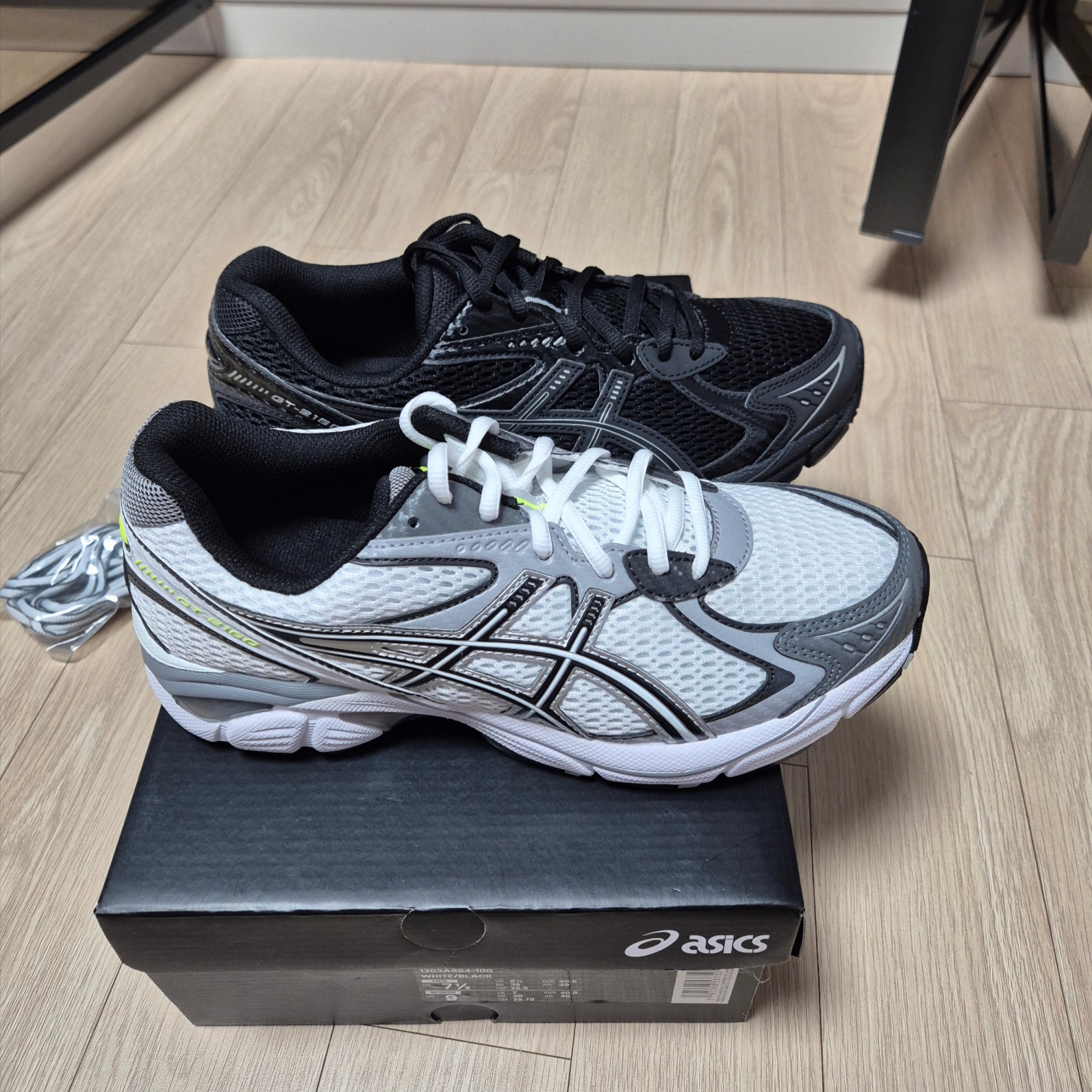 Asics x JJJJound GT-2160 White Black 착용 스타일 - 8