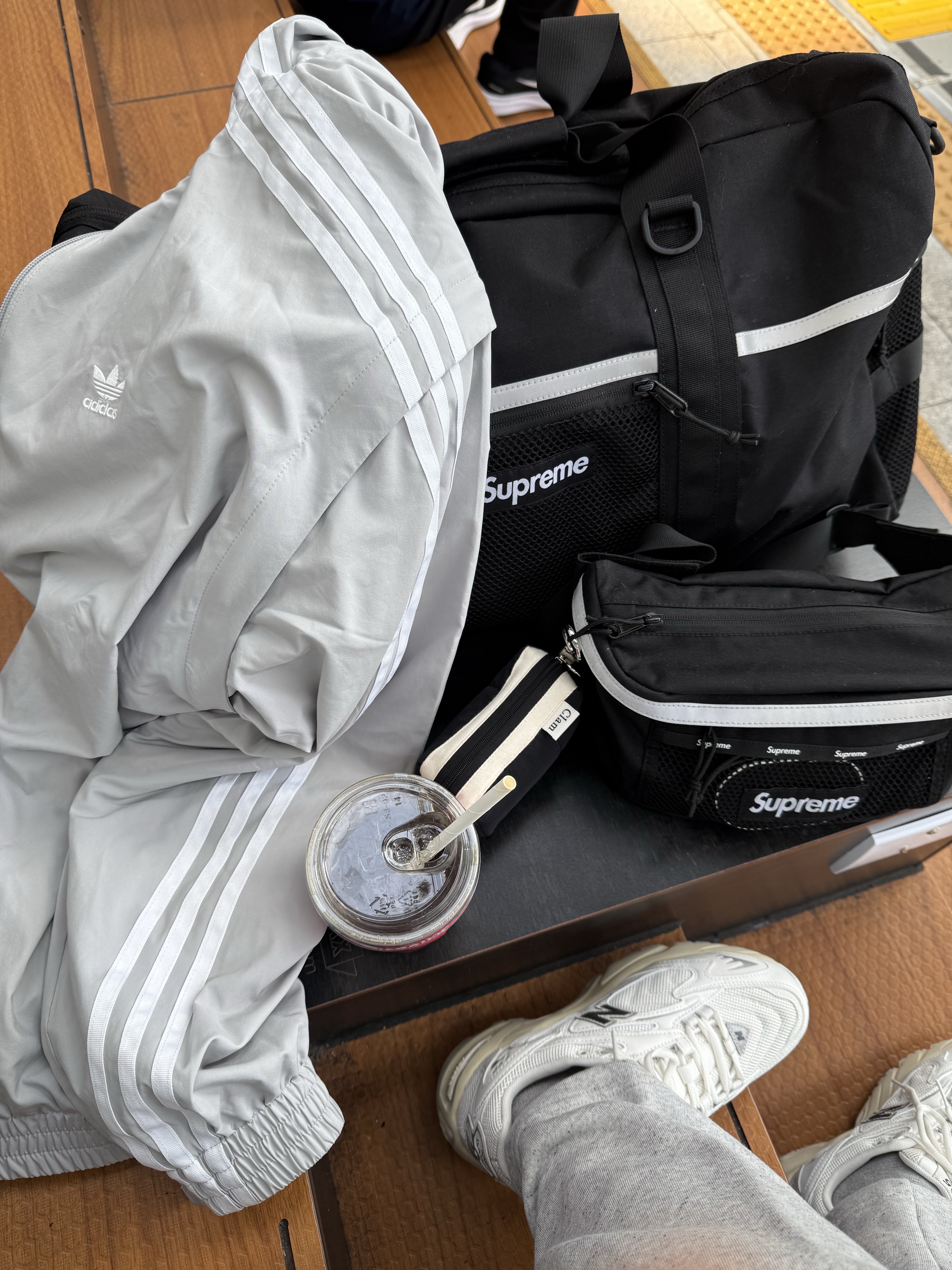 Supreme Duffle Bag Black - 24FW, (W) Adidas Adilenium Season 2 Oversized Zip Track Top Gender Neutral Grey Two - KR Sizing 착용 스타일