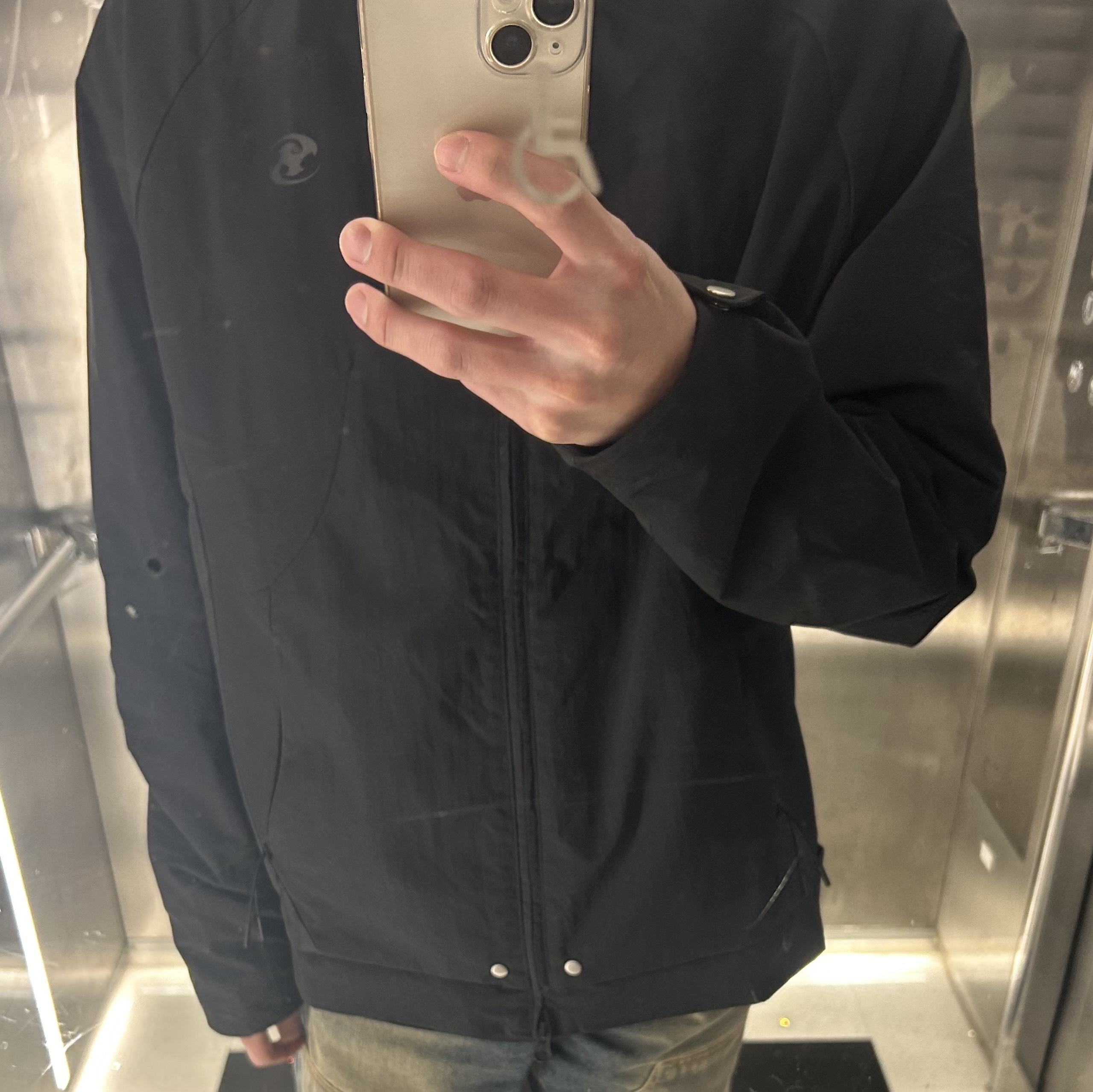 Sansan Gear Contrast Jacket Black 착용 스타일
