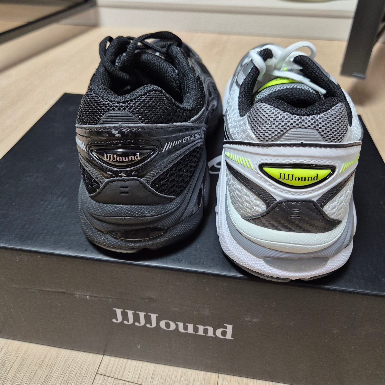 Asics x JJJJound GT-2160 White Black 착용 스타일 - 9