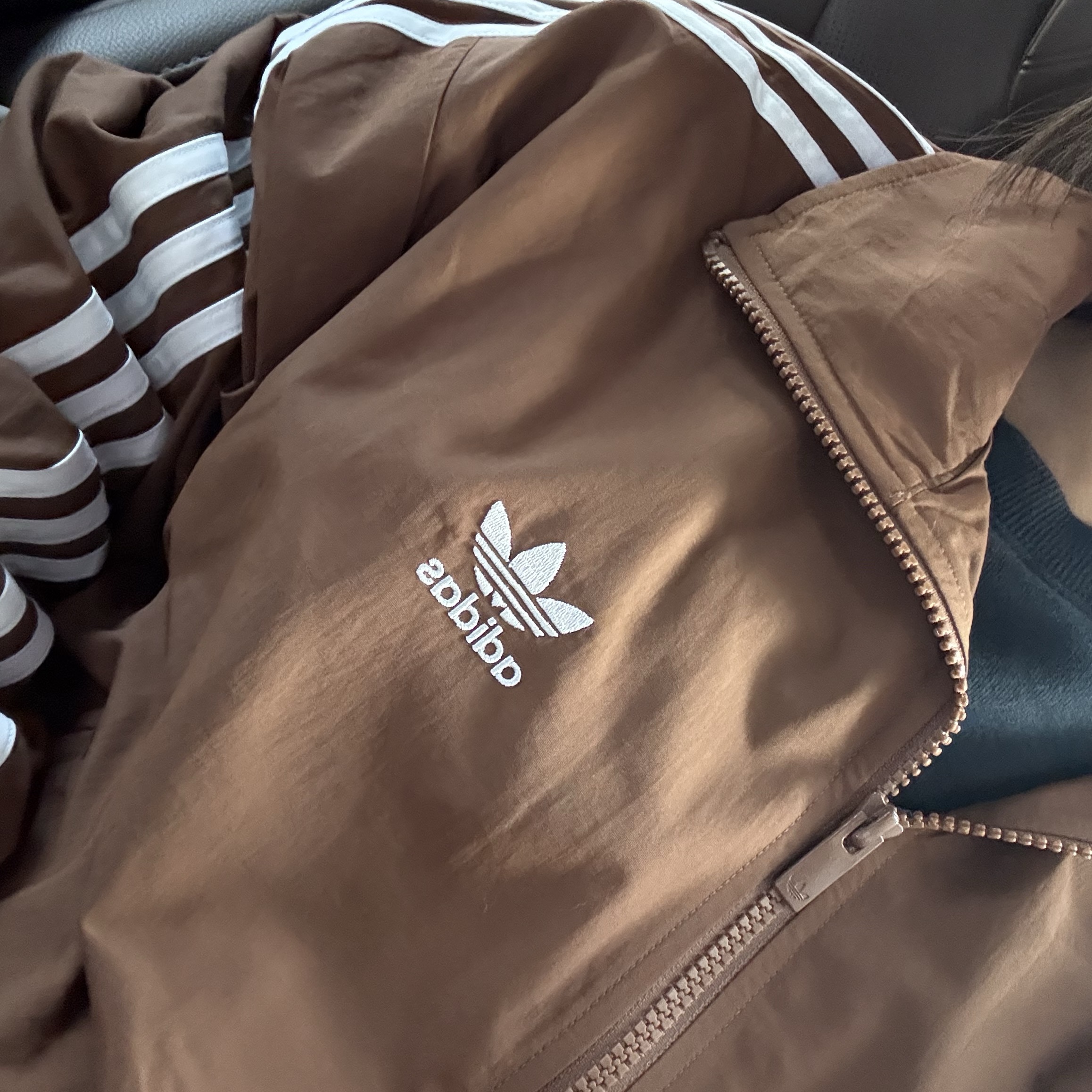 Adidas Adicolor Woven Firebird Track Top Preloved Brown - KR Sizing 착용 스타일