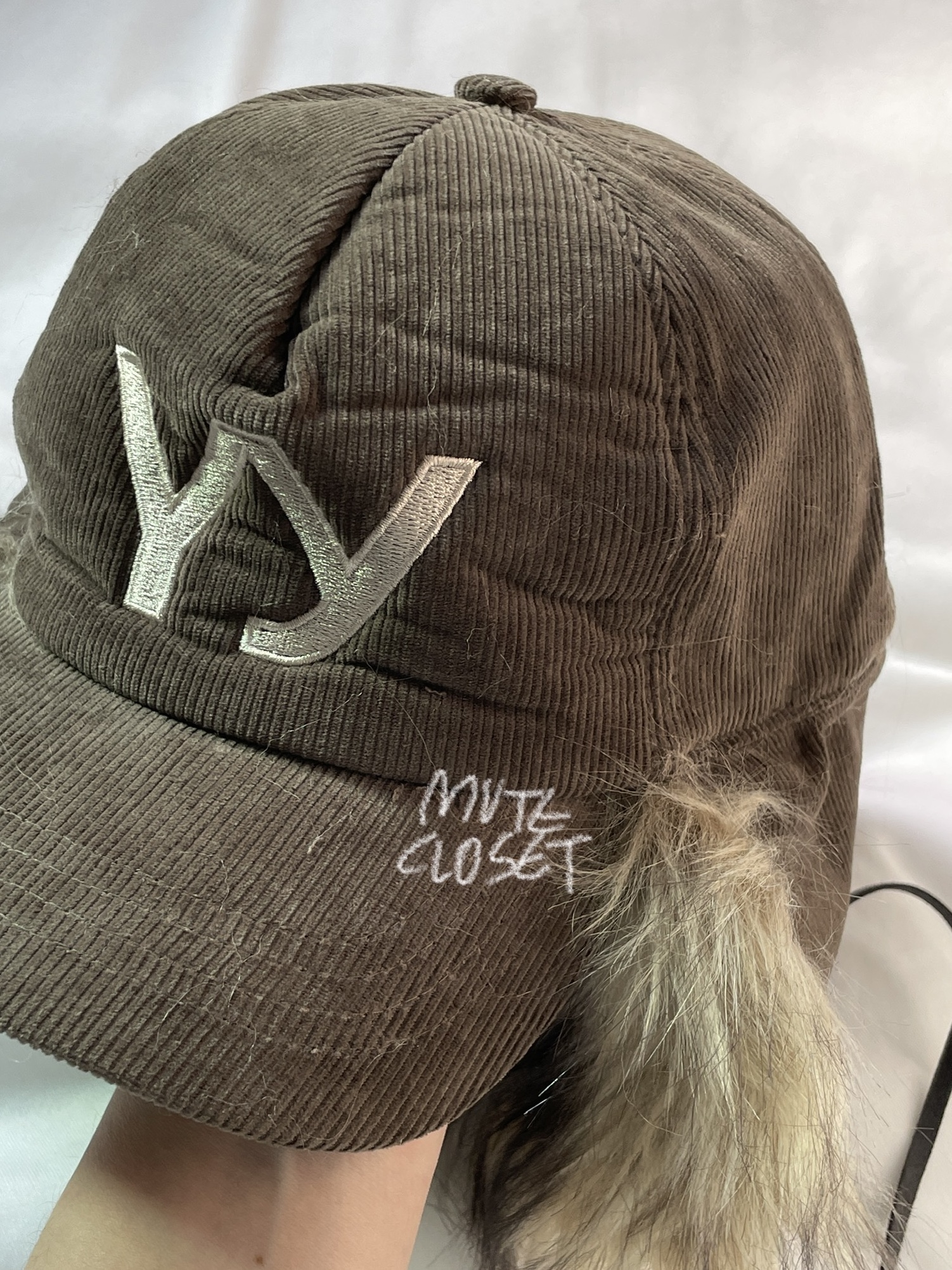 Open Yy Faux Fur Corduroy Earflap Cap Khaki 착용 스타일 - 2