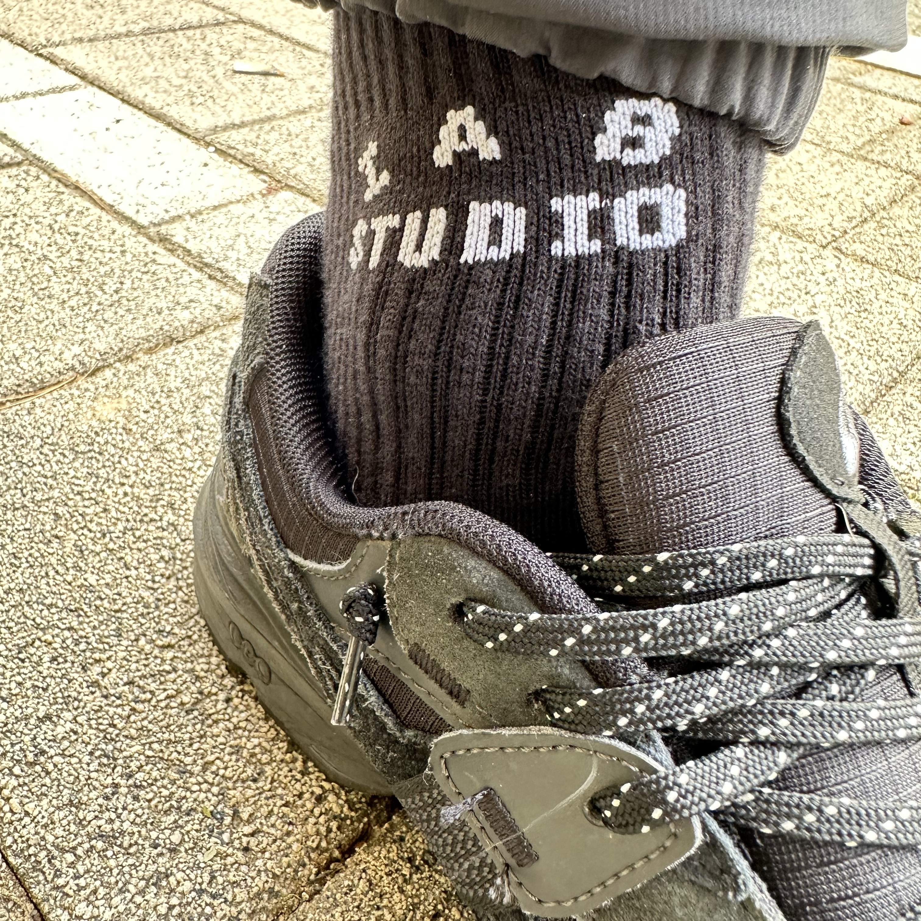 IAB Studio Socks White Black (5 Pack) 착용 스타일