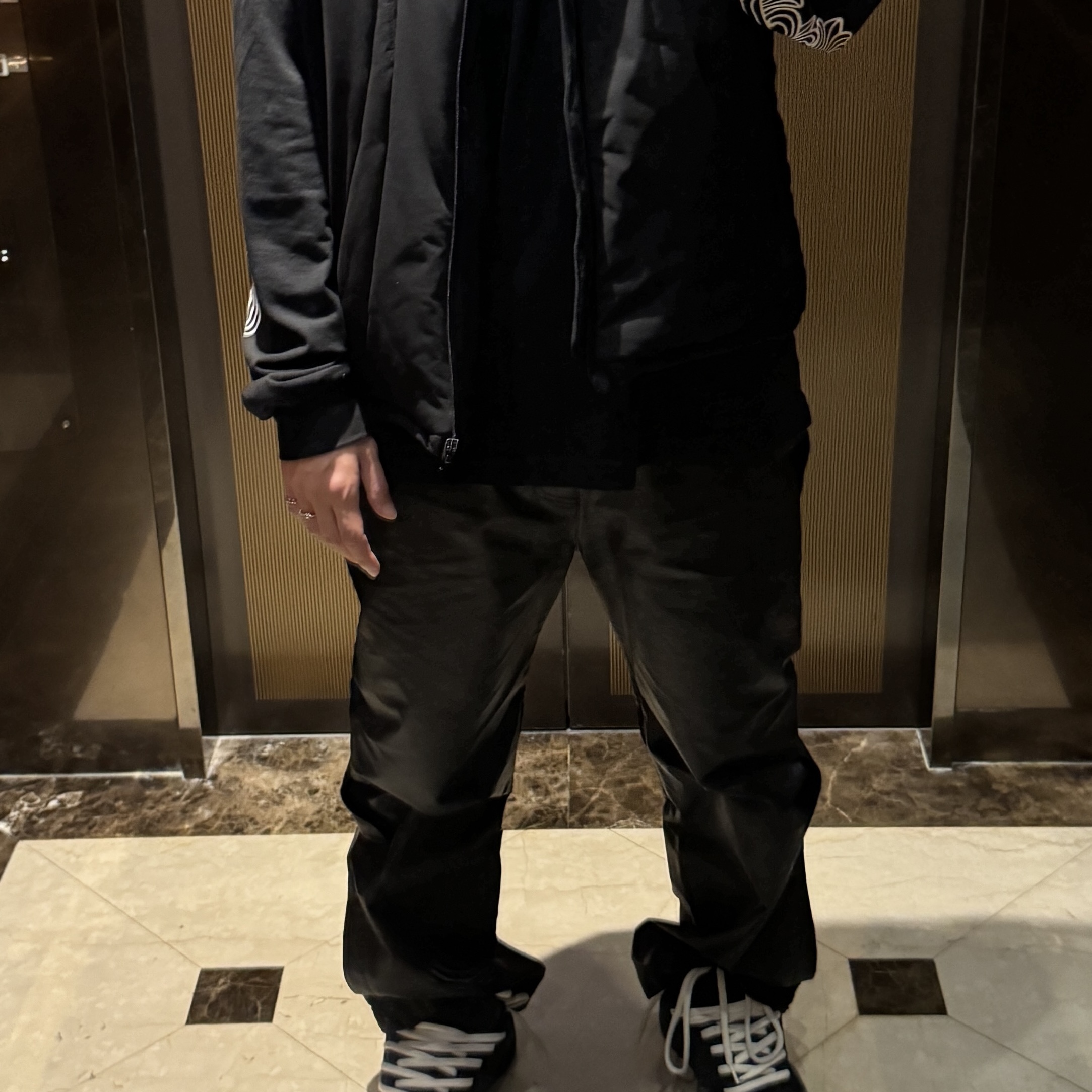 Xlim Ep.3 01 Trouser Black 착용 스타일 - 1