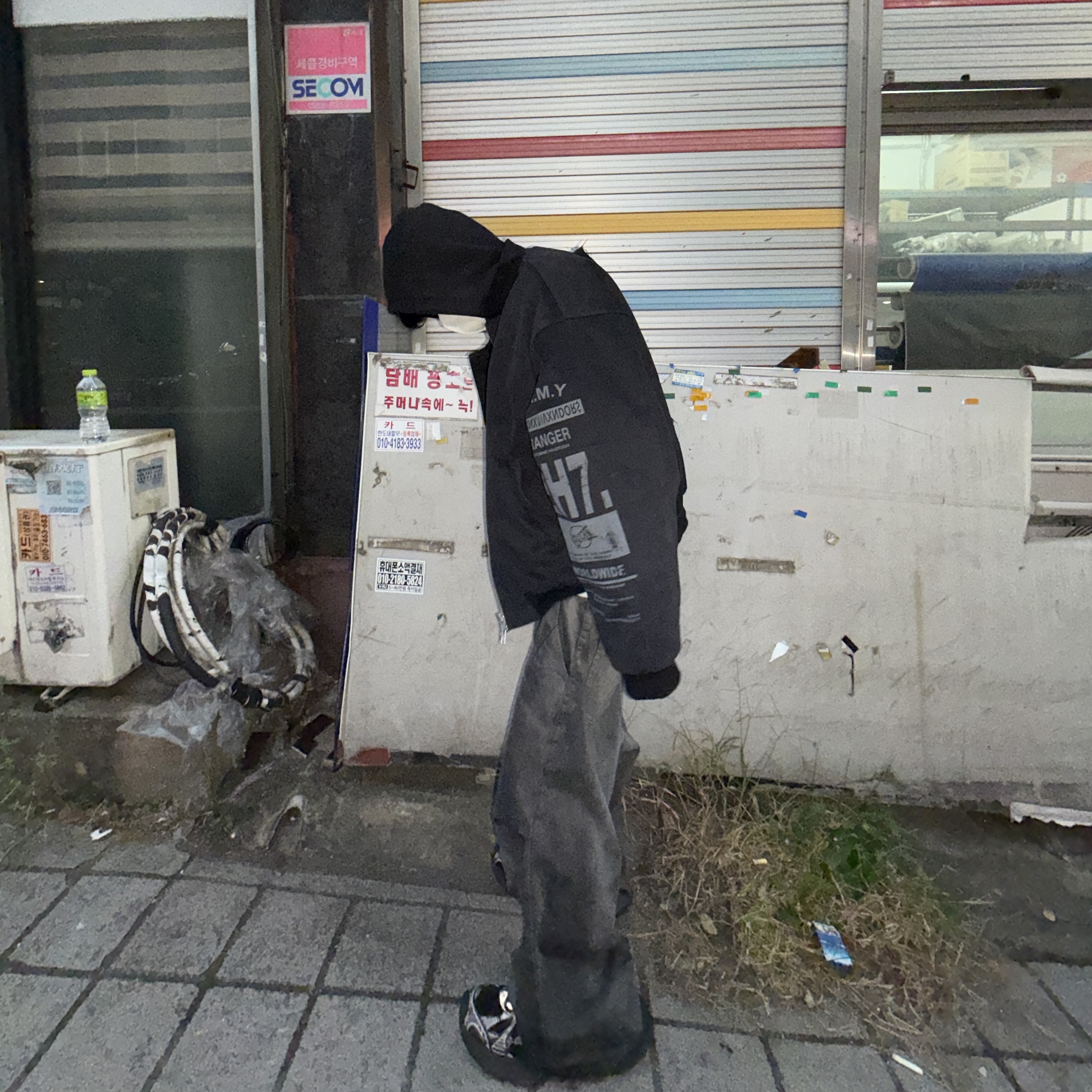 VENDORS Full DU$K Wide Baggy Pants Gray, Balenciaga 3XL Sneakers Black White 착용 스타일 - 2