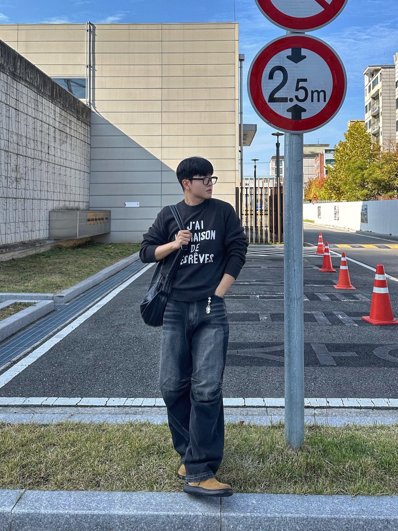 [KREAM 단독] BLR Double Trident Washing Wide Denim Pants Black, [KREAM 단독] BLR Double Trident Washing Wide Denim Pants Blue 착용 스타일