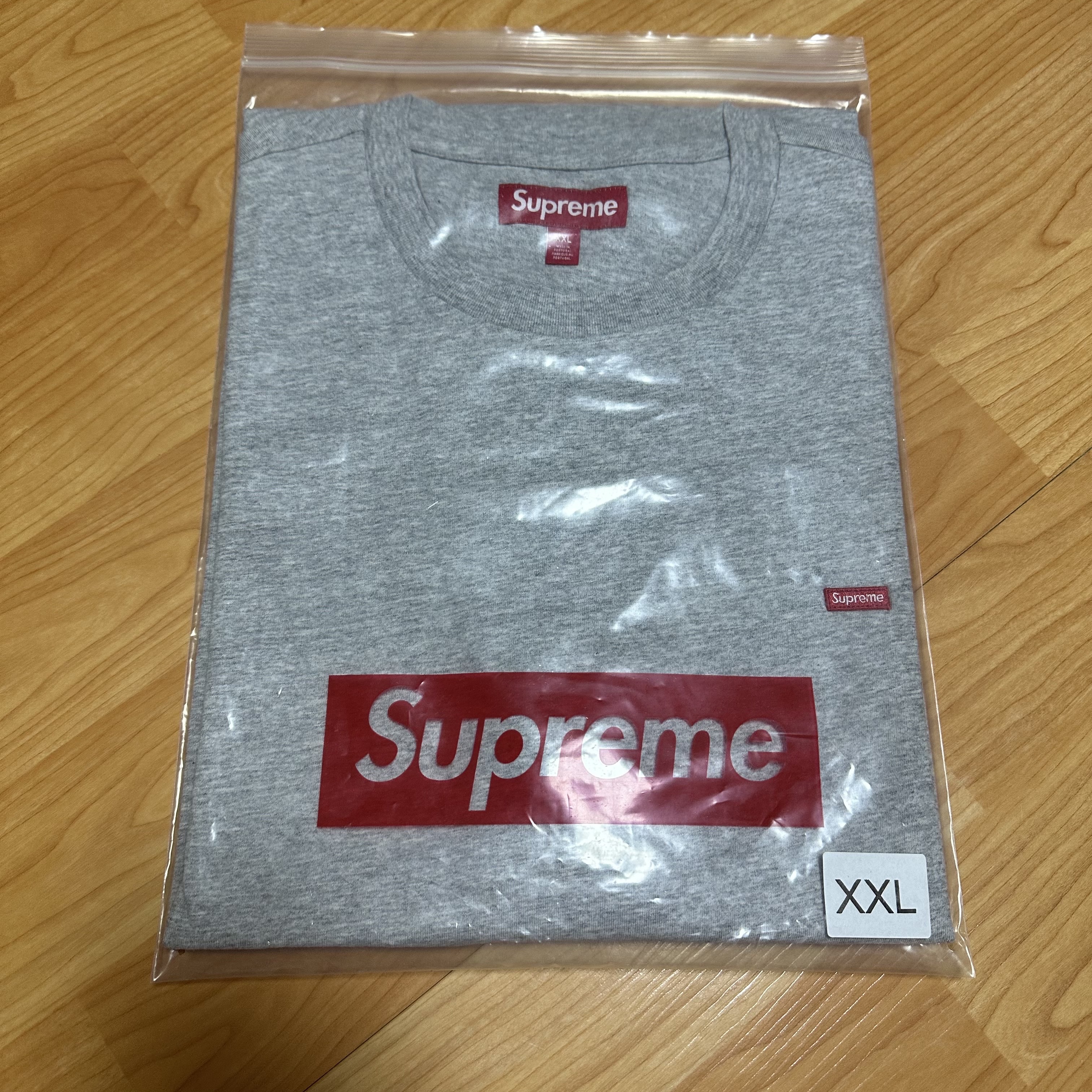 Supreme Small Box T-Shirt Heather Grey - 24FW 착용 스타일