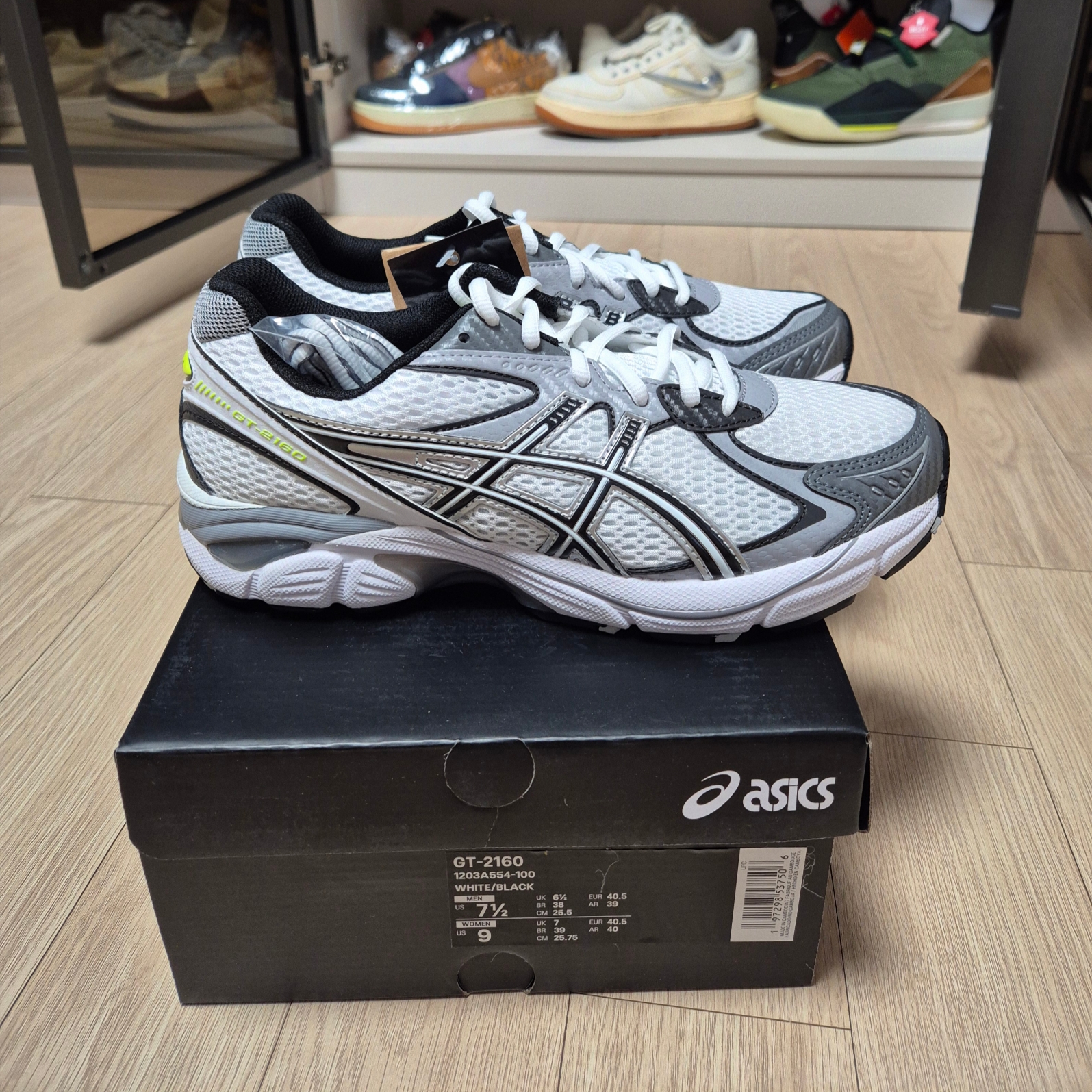 Asics x JJJJound GT-2160 White Black 착용 스타일 - 3