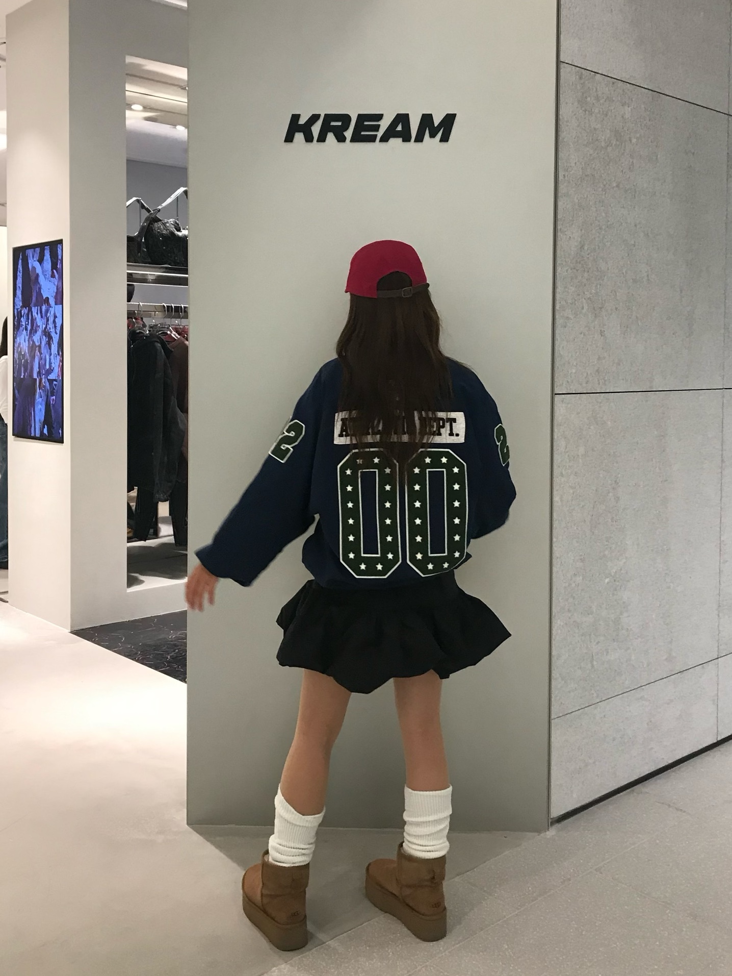 AAPE Main Crew Neck Sweater Navy - 24FW, Supreme Washed Chino Twill Camp Cap Cranberry - 24FW 착용 스타일