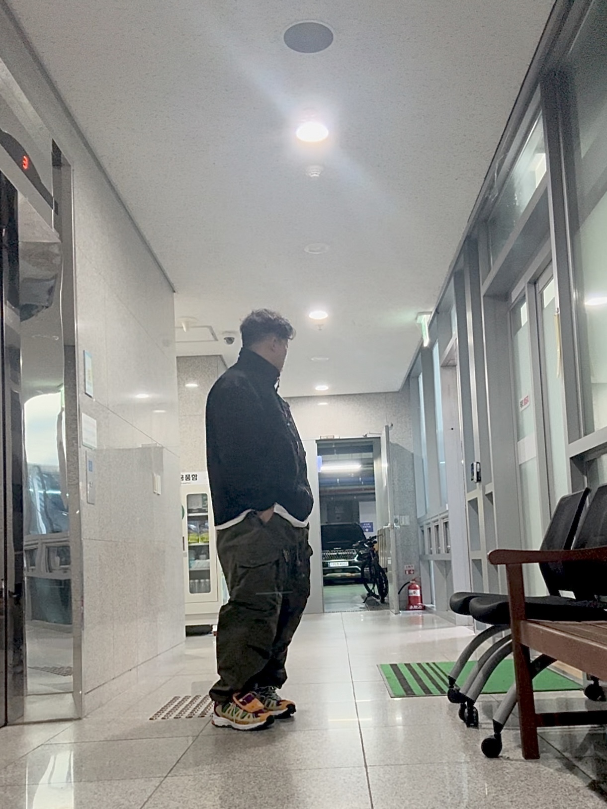 The North Face Denali Wind Jacket Black, Adidas x Sean Wotherspoon Superturf Adventure Jiminy Cricket 착용 스타일 - 2