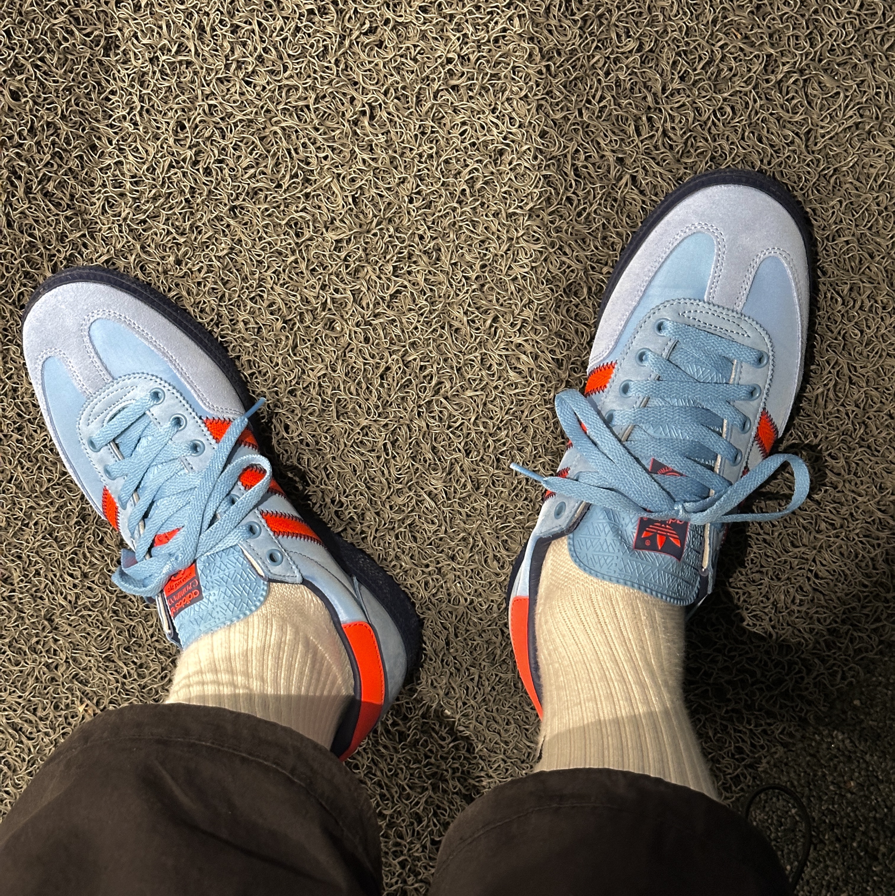 Adidas x C.P. Company Manchester Spezial Light Blue Bright Red 착용 스타일