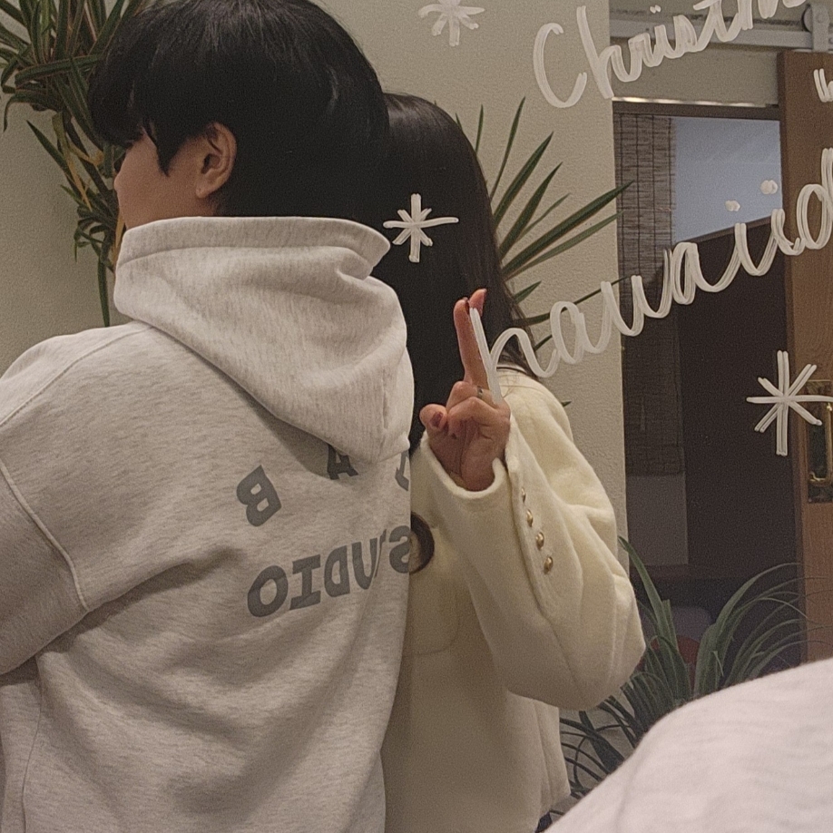 IAB Studio Hoodie Light Gray 착용 스타일 - 1
