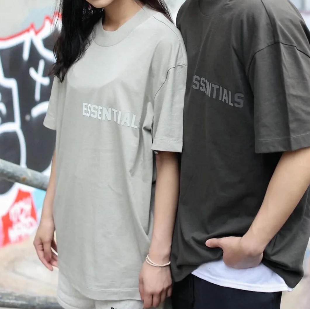 (W) Essentials SS T-Shirt Seal - 23SS 착용 스타일